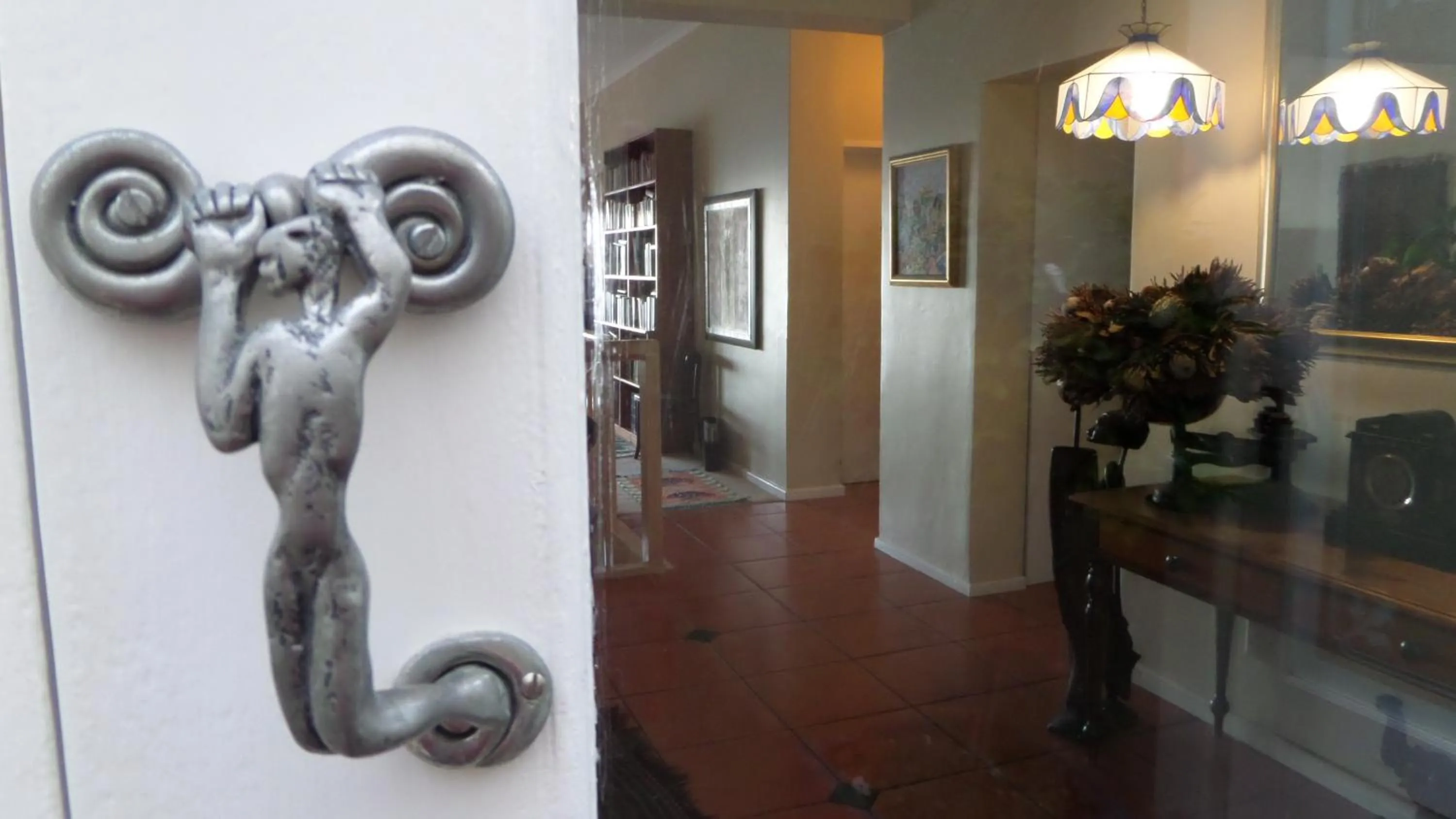 Facade/entrance in Moonglow Guesthouse