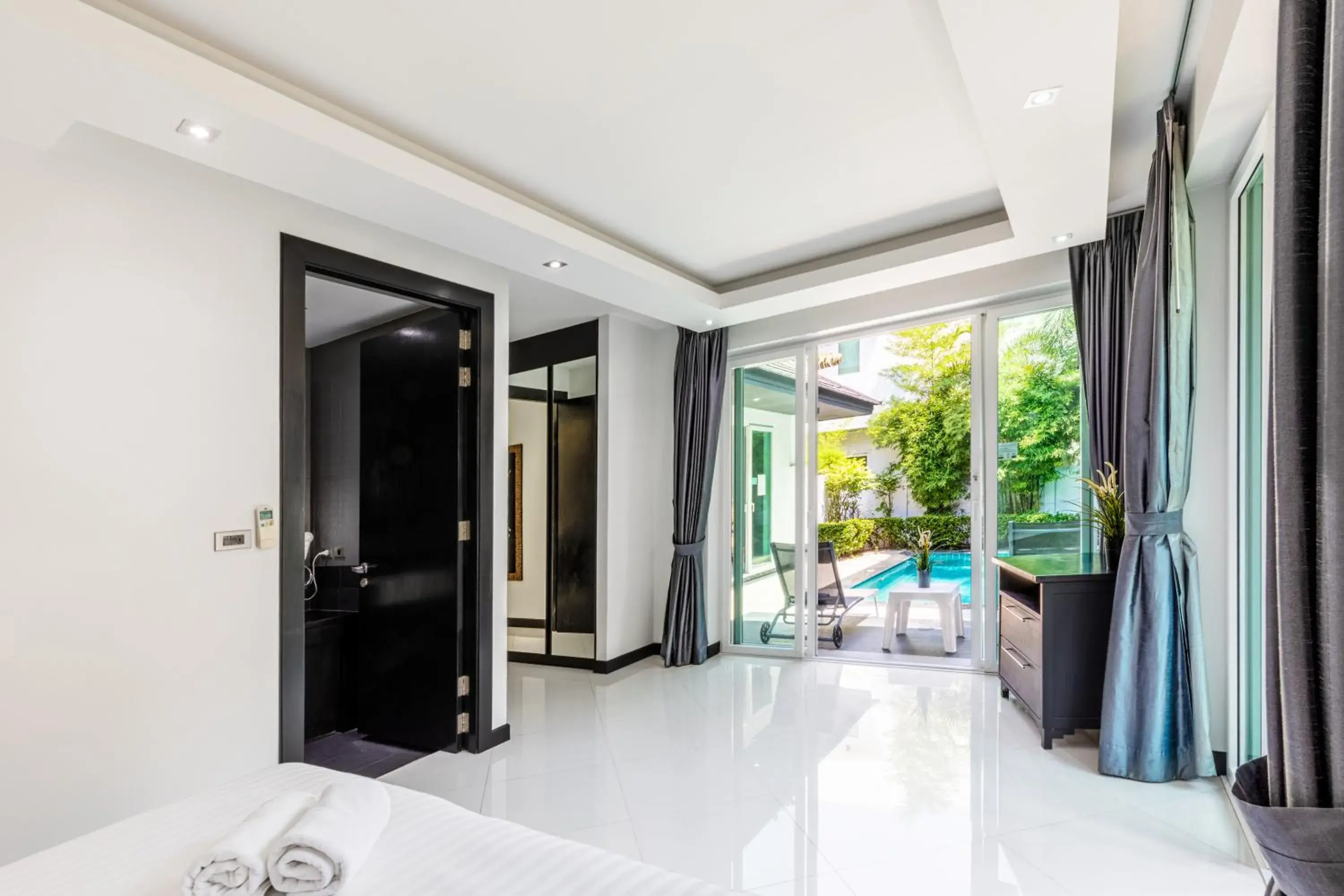 Balcony/Terrace, Bed in Colibri Pool Villa Pattaya Balcony/Terrace, Bed in Colibri Pool Villa Pattaya