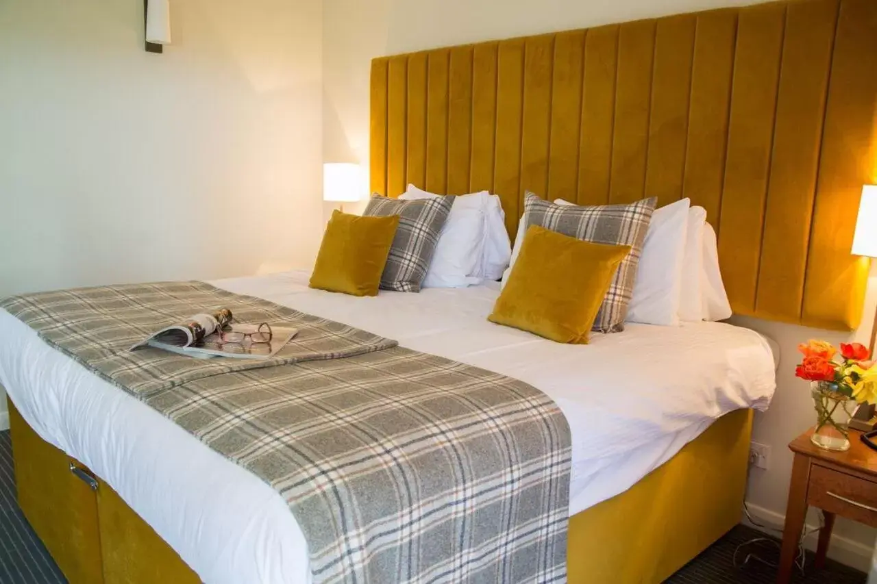 Bedroom, Bed in Old Manor Hotel