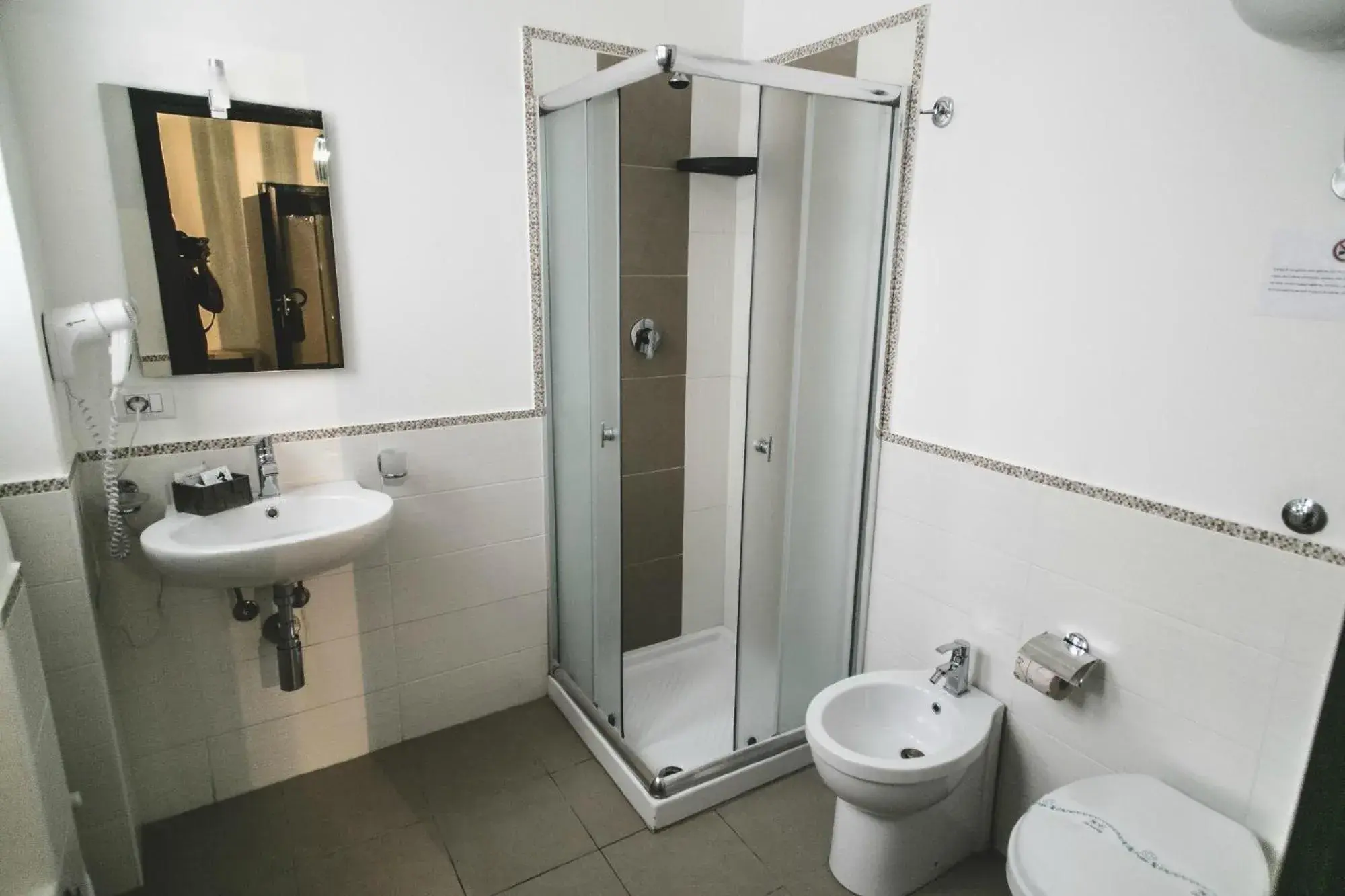 Shower, Bathroom in Il Quadrifoglio Room& Suite