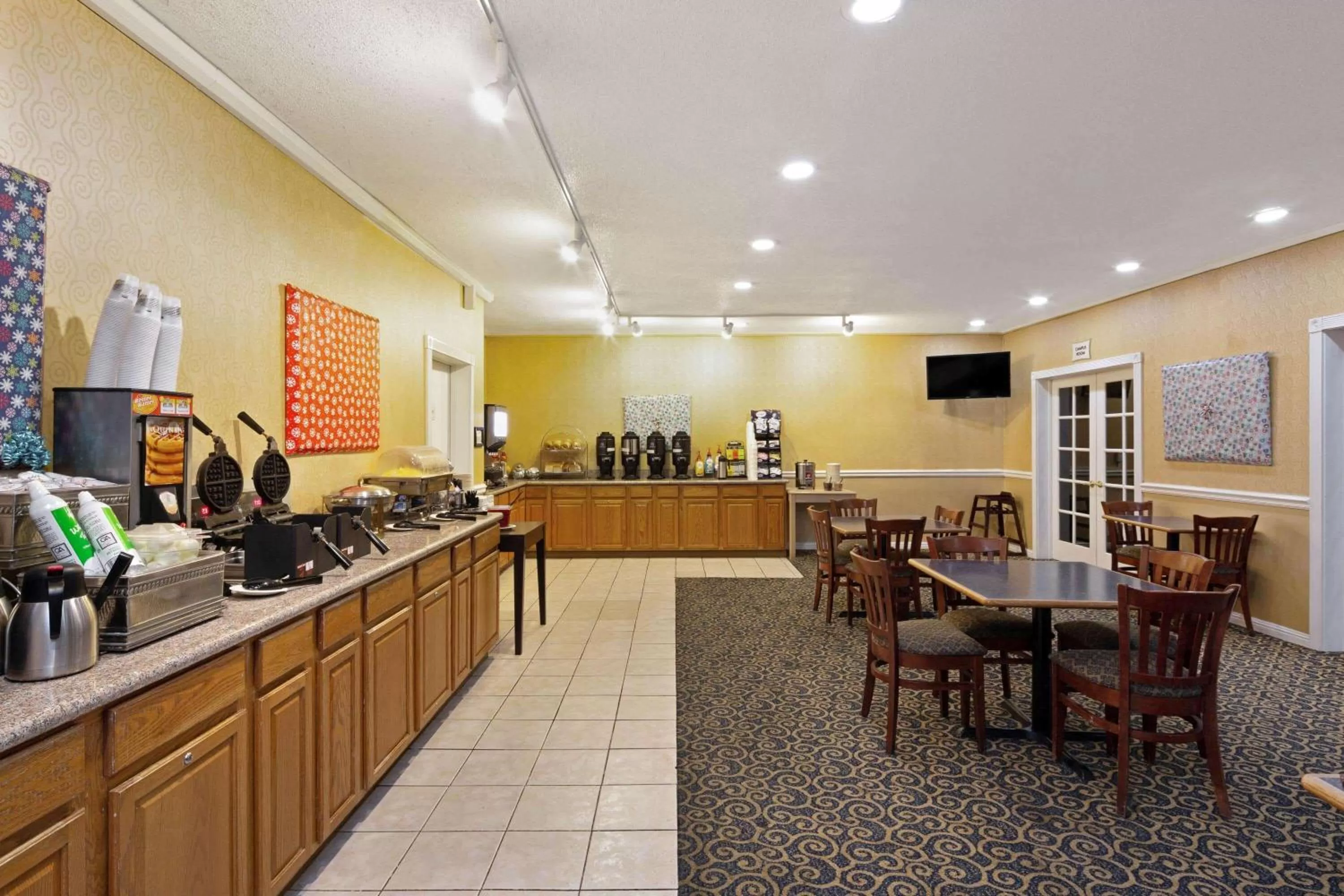 Restaurant/places to eat in La Quinta Inn by Wyndham Berkeley
