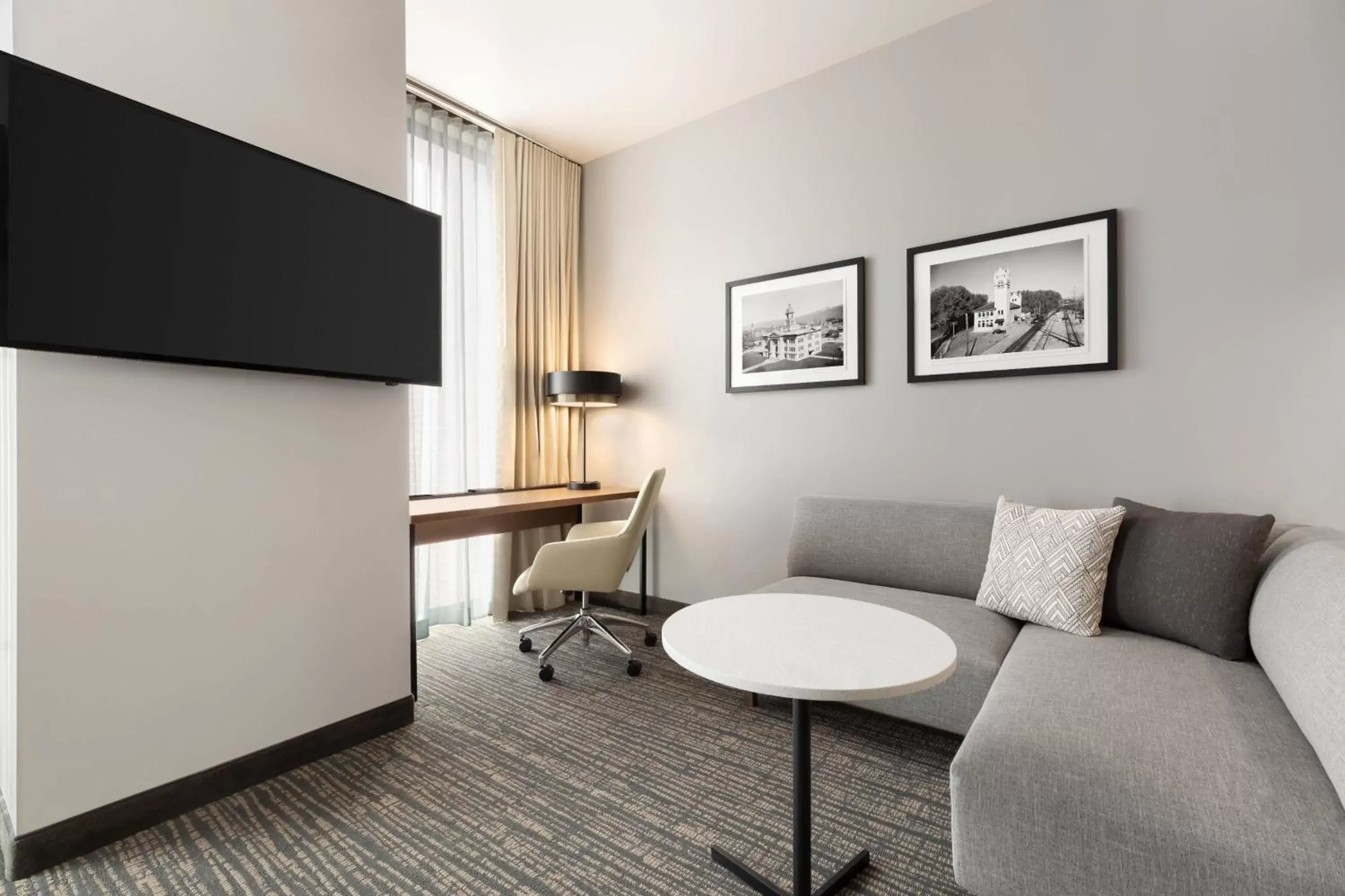 Bedroom, Seating Area in Residence Inn by Marriott Missoula Downtown