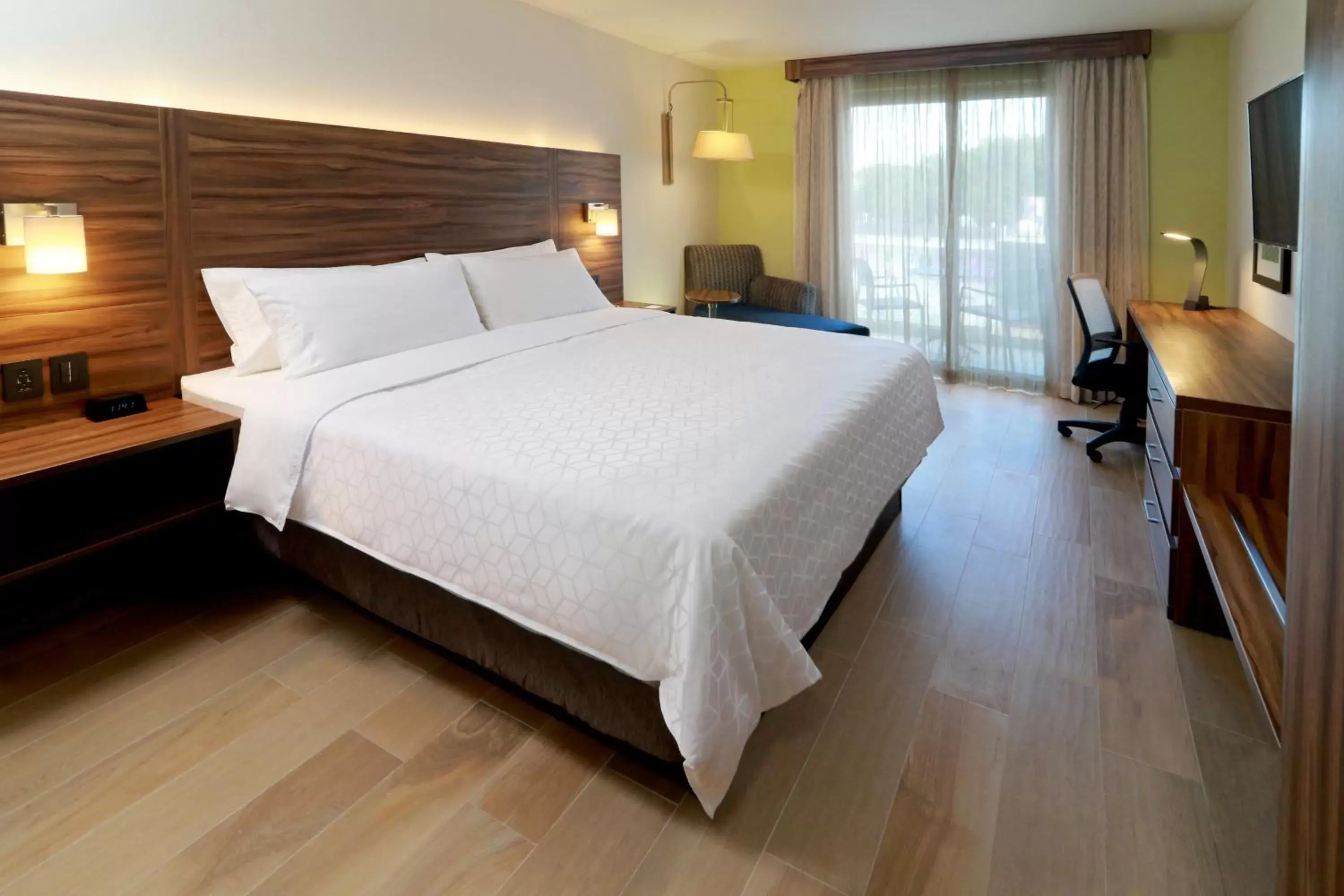 Bedroom, Bed in Holiday Inn Express & Suites - Playa del Carmen, an IHG Hotel