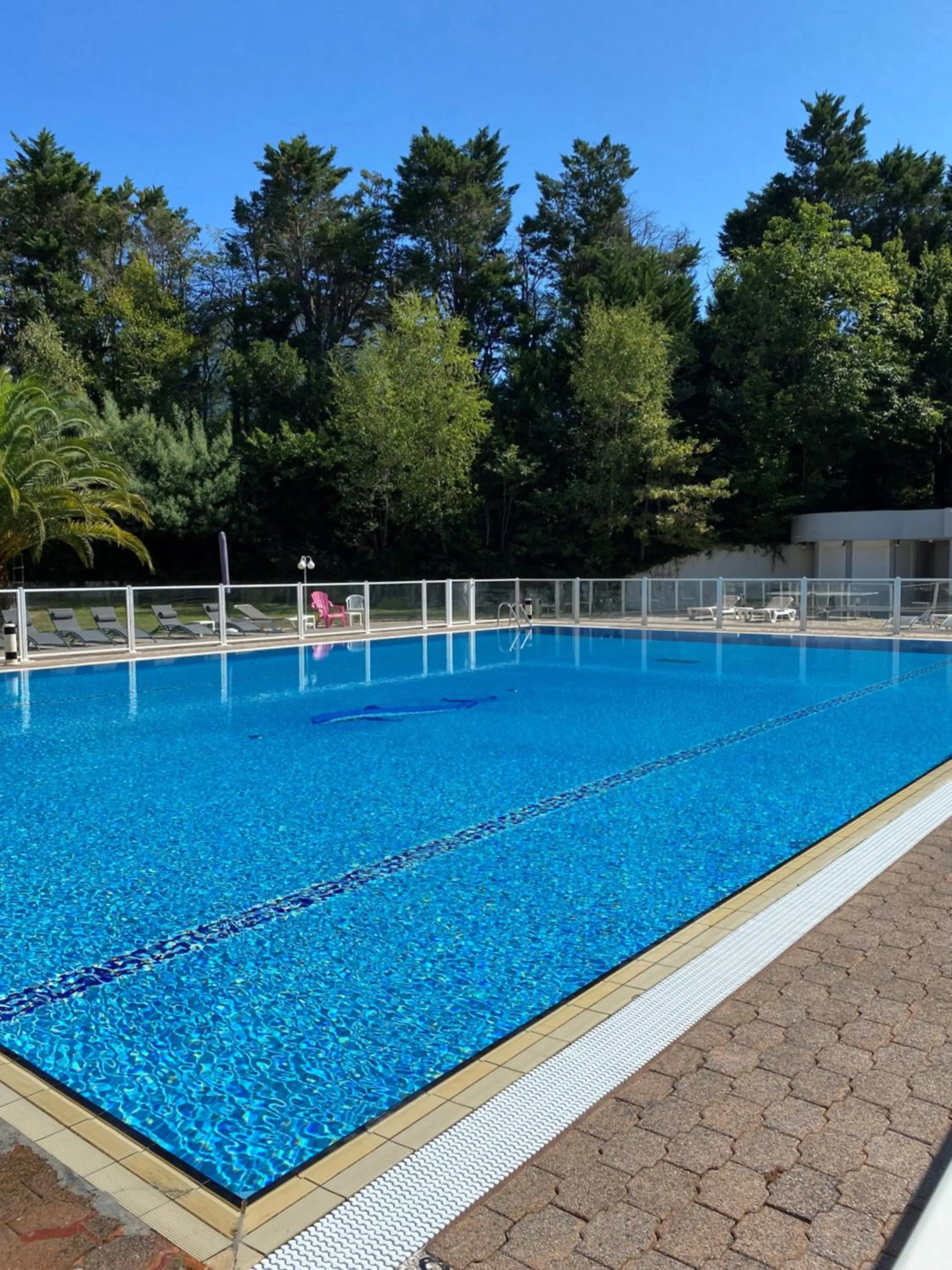Swimming pool in Hotel Résidence Anglet Biarritz-Parme