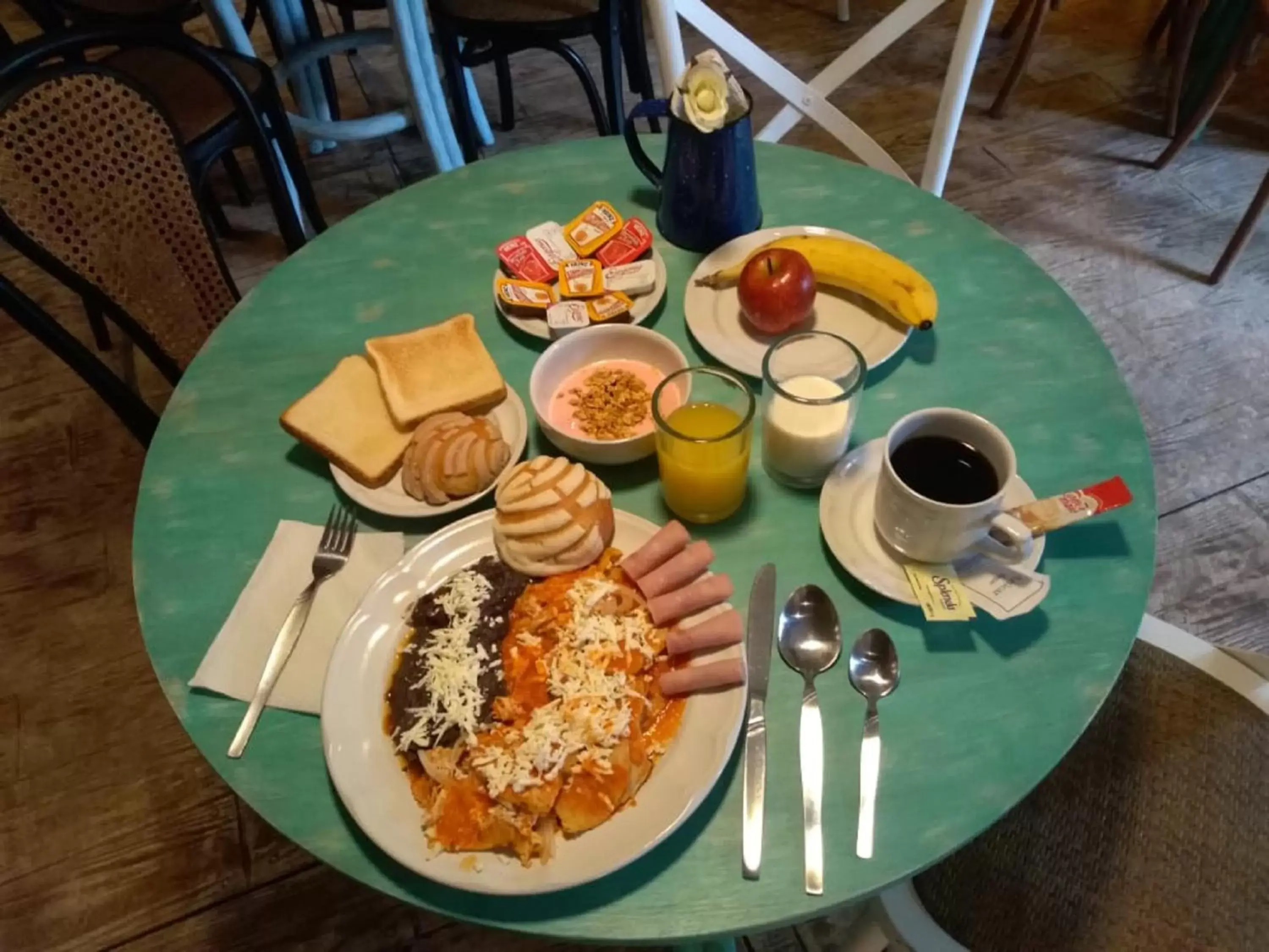 Breakfast in Hotel Clipperton