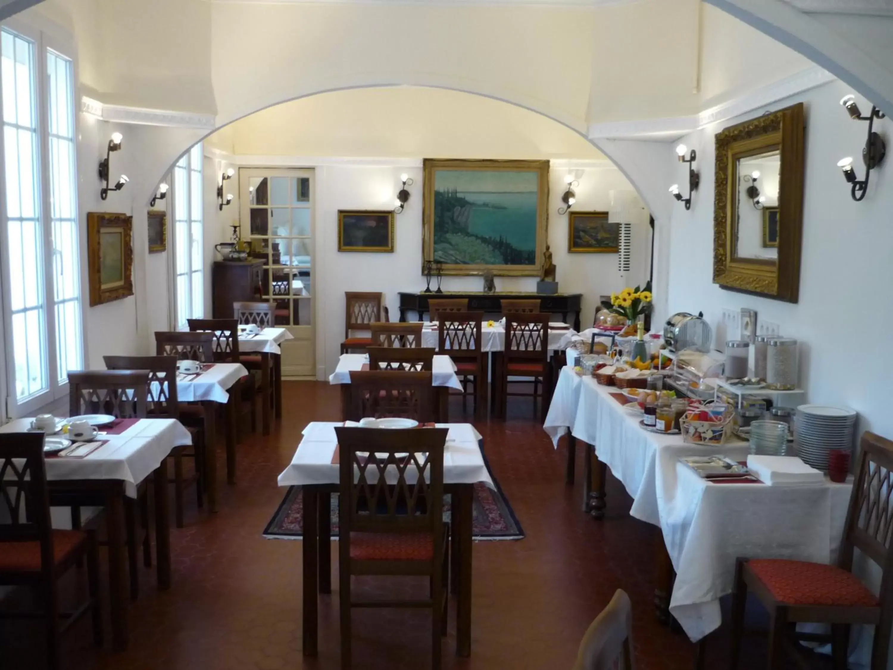 Restaurant/Places to Eat in Logis Hôtel Villa Victorine