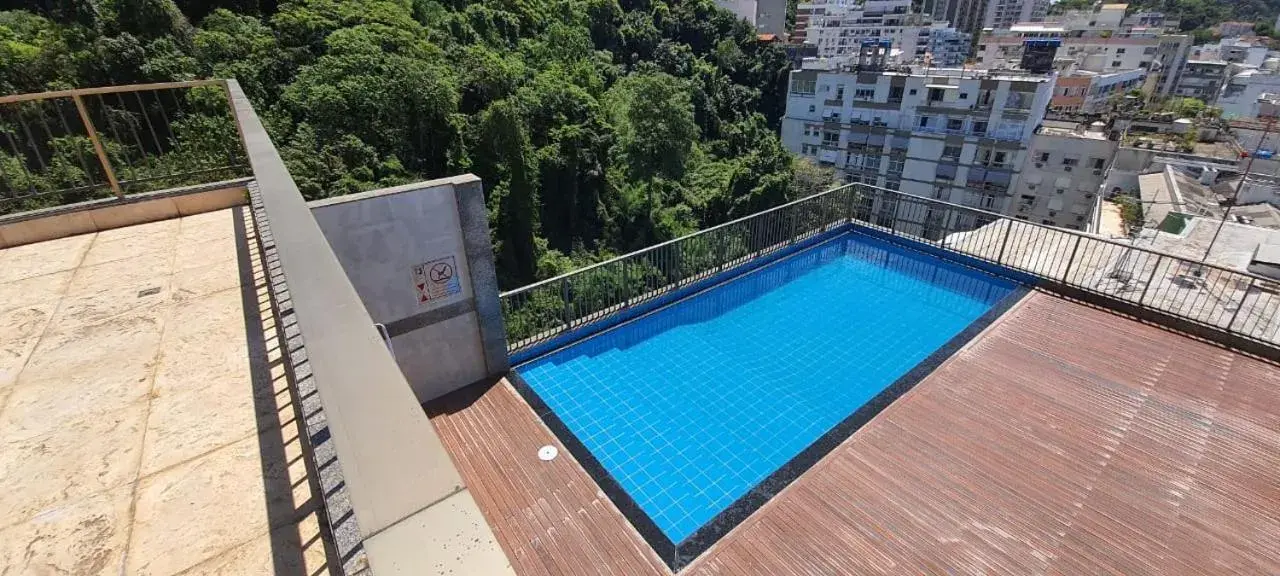 Swimming pool, Pool View in Royalty Copacabana Hotel