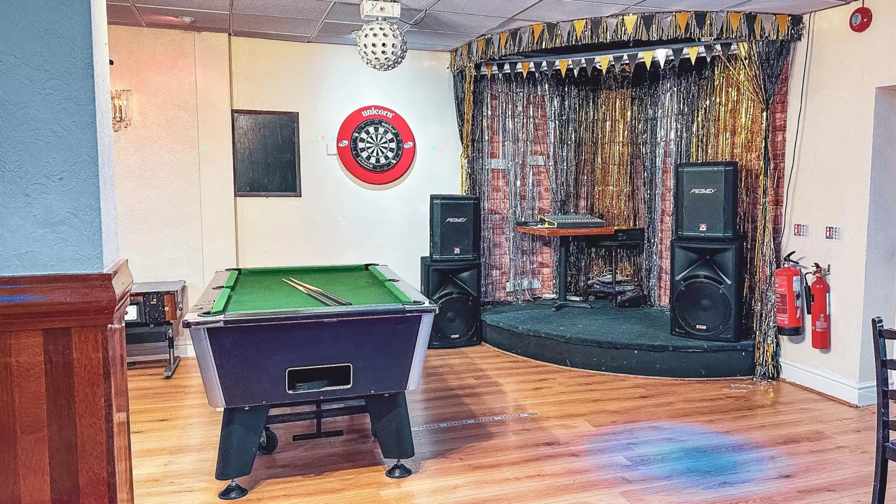 Billiards in The Melville Hotel - Central Location