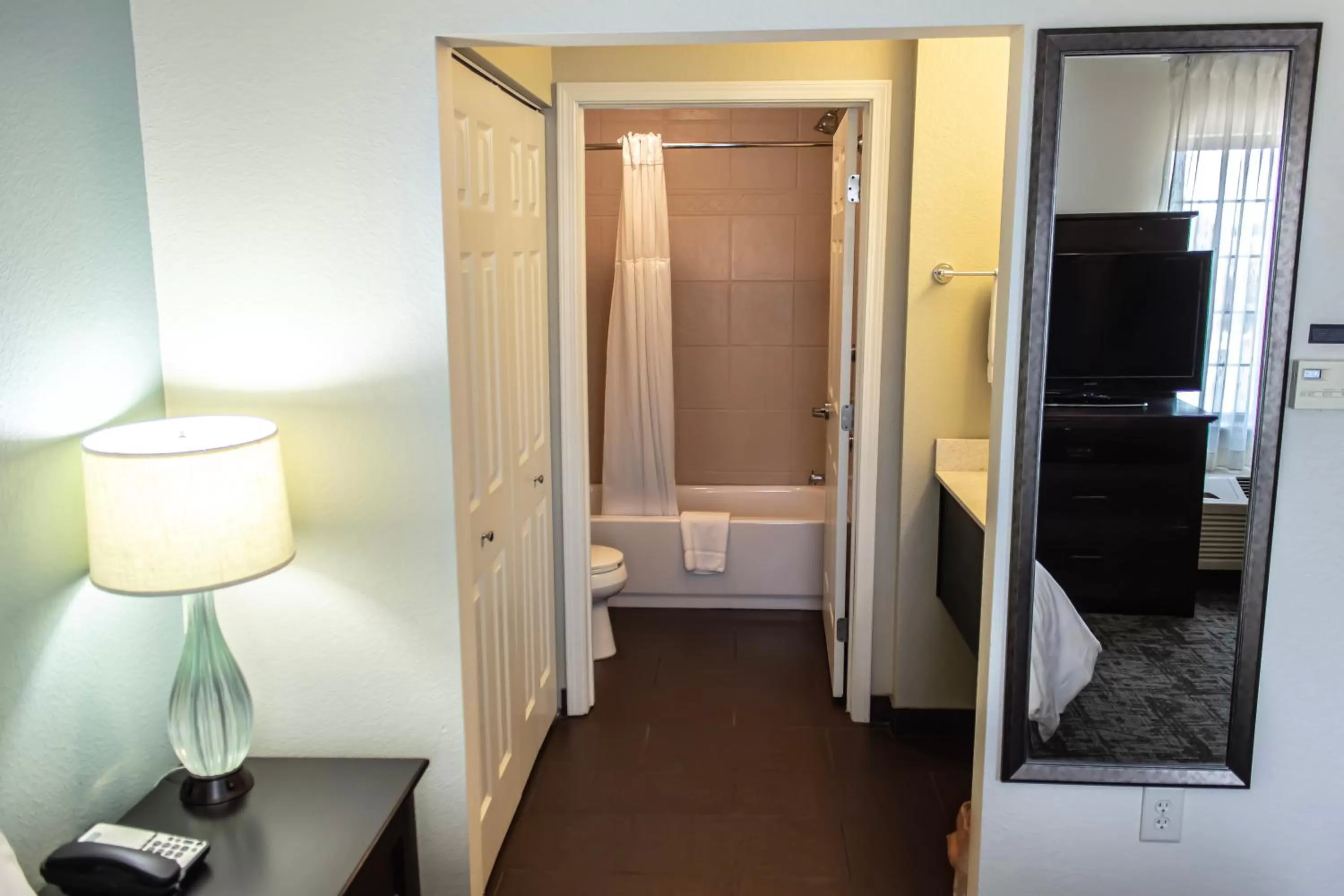 Bathroom, Bed in Staybridge Suites Minot by IHG