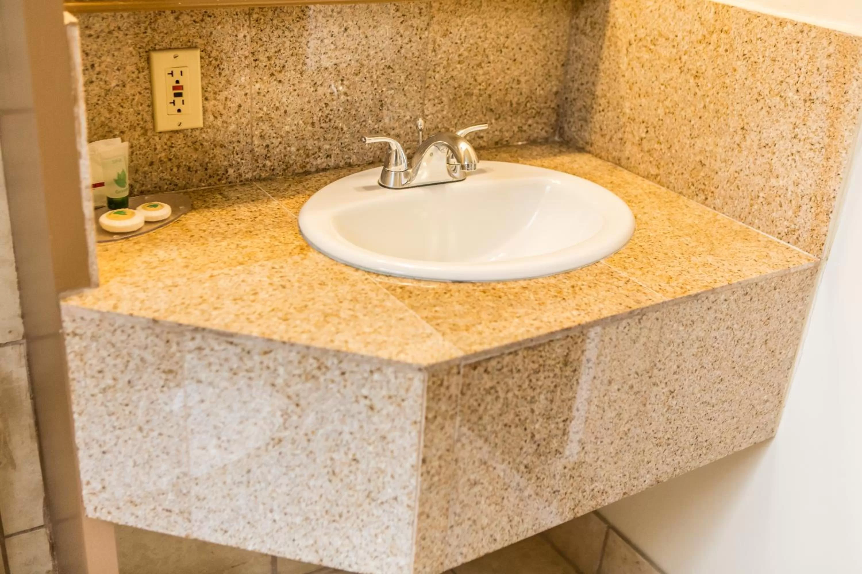 Bathroom in Pelican Inn