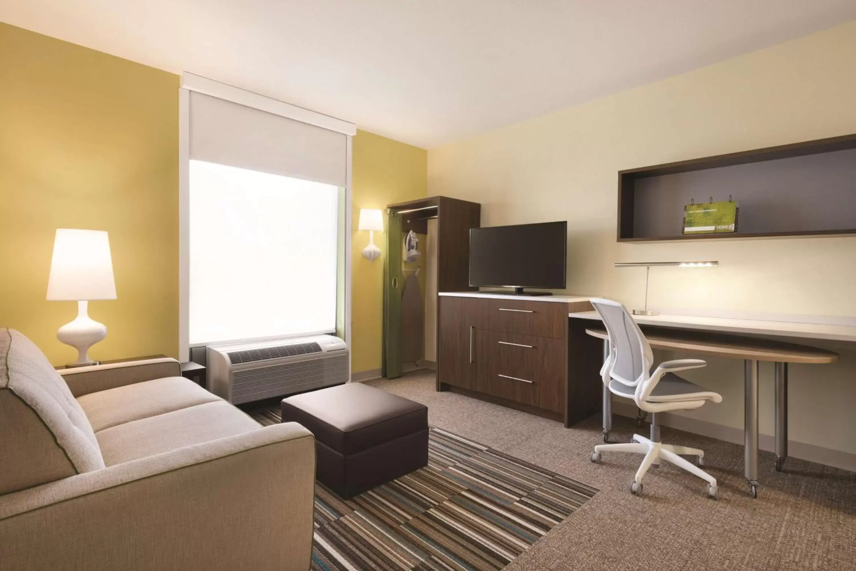 Bedroom, Seating Area in Home2 Suites By Hilton Columbus Dublin