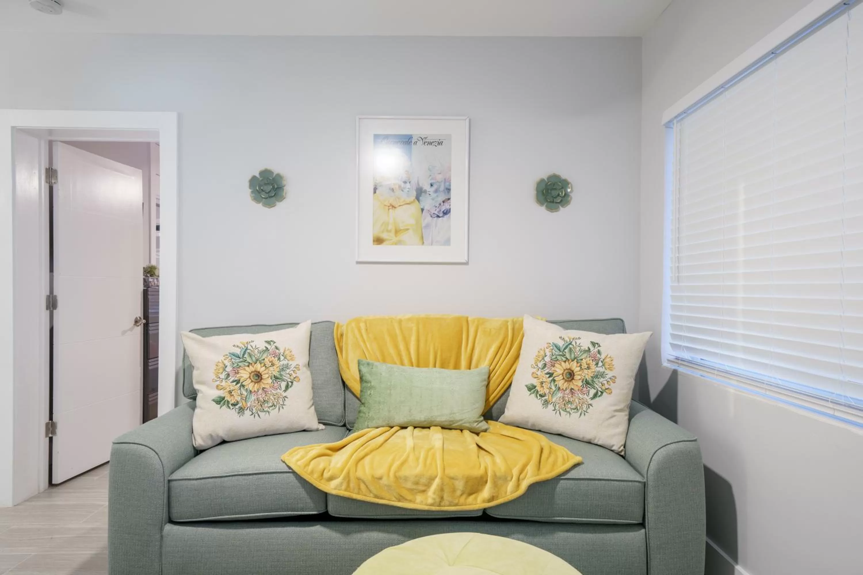 Seating area in The Surf Hollywood Beach