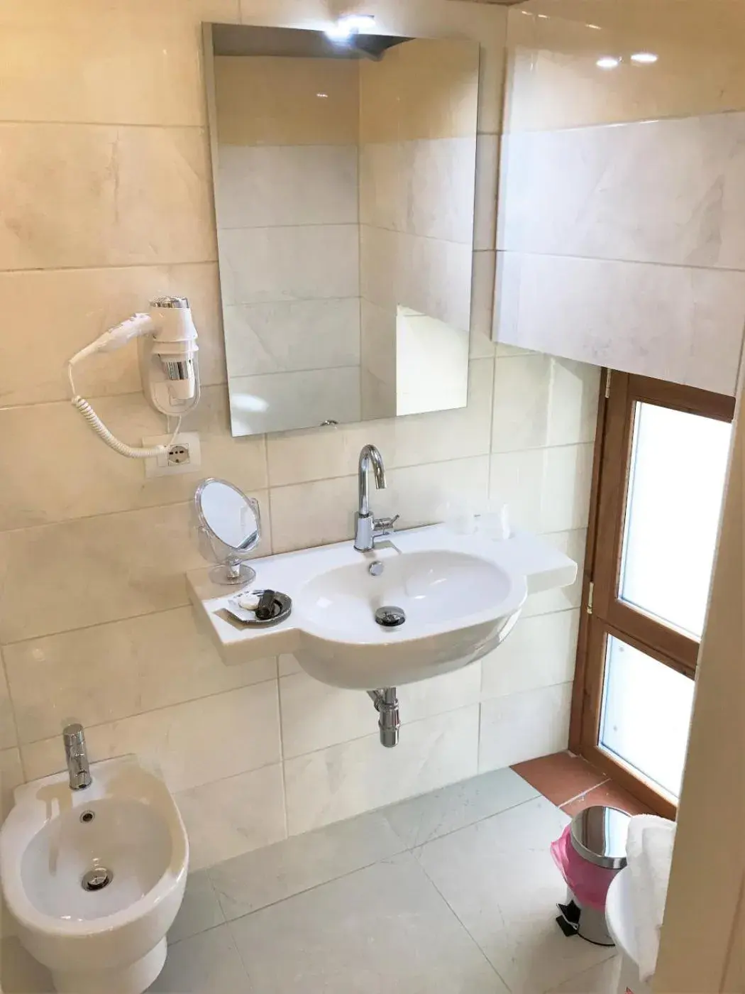 Toilet, Bathroom in Hotel Volterra In