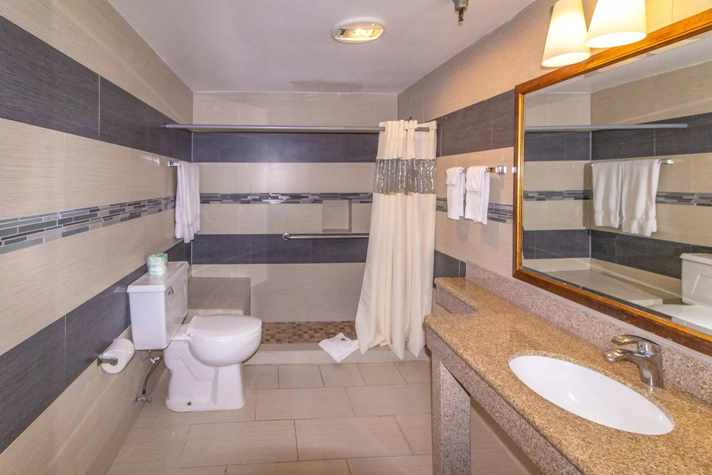 Bathroom in Hotel Pacific, Manhattan Beach