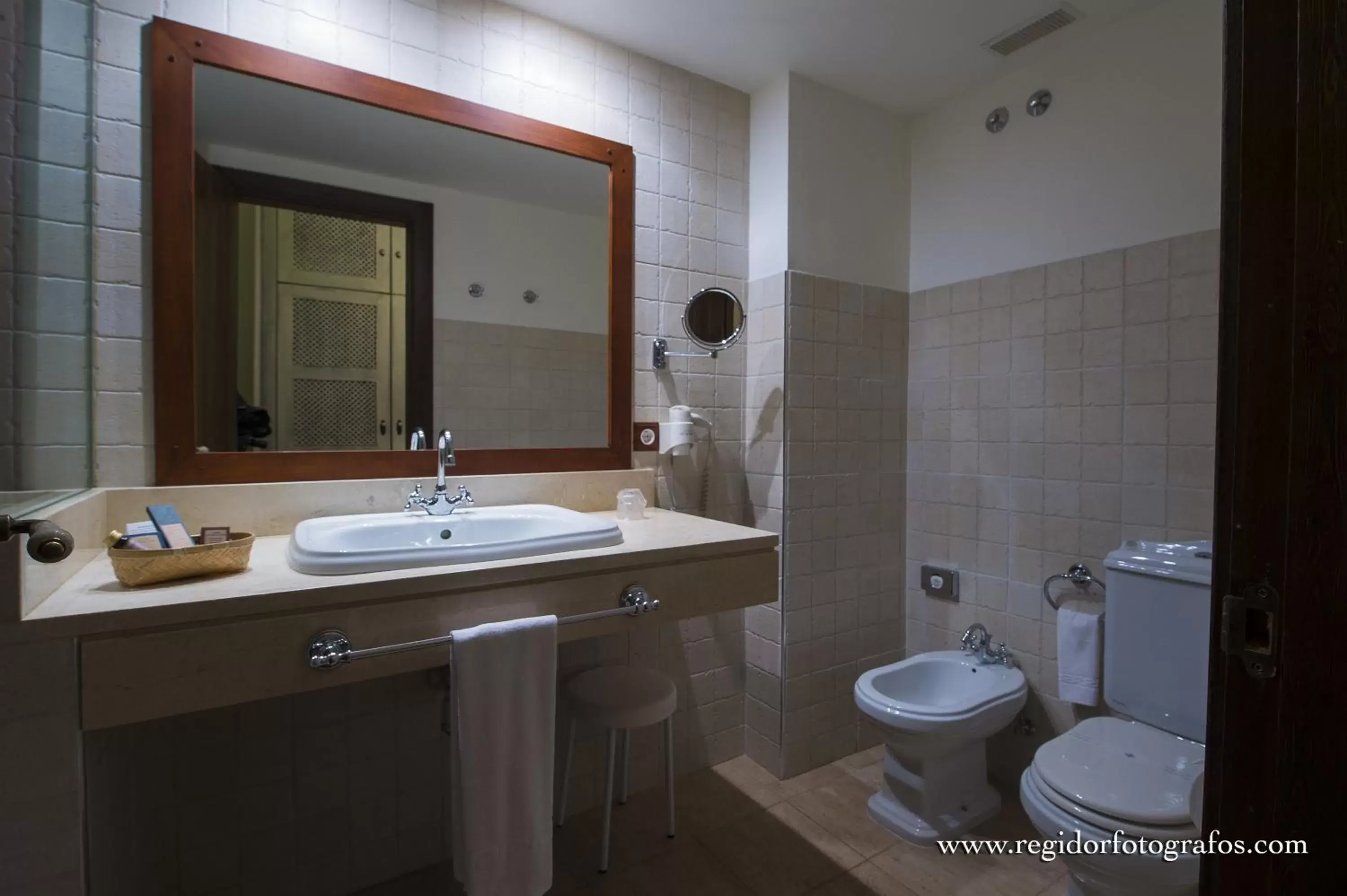 Bathroom in Hospedium Hotel Cortijo Santa Cruz