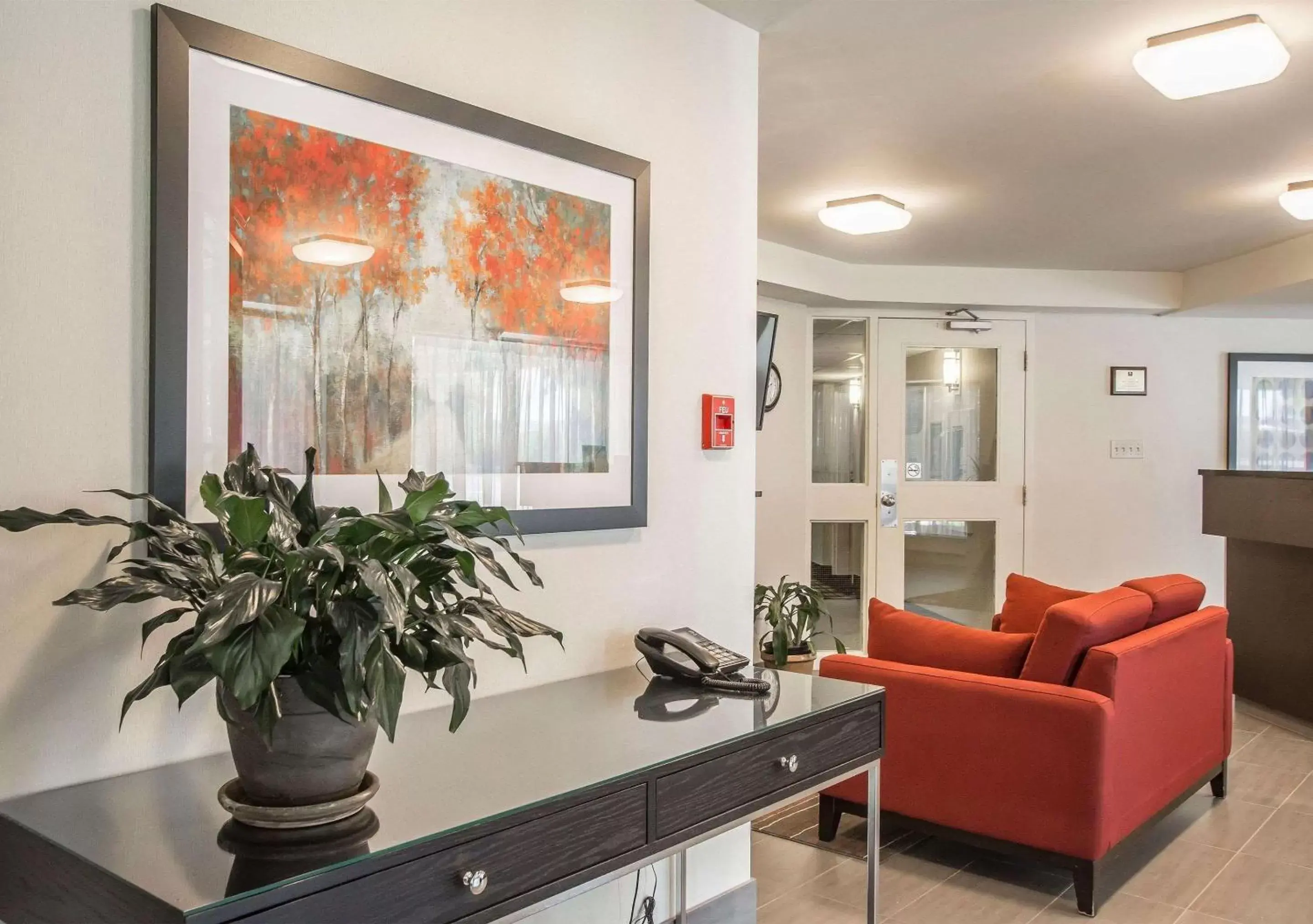 Lobby or reception in Comfort Inn Sherbrooke