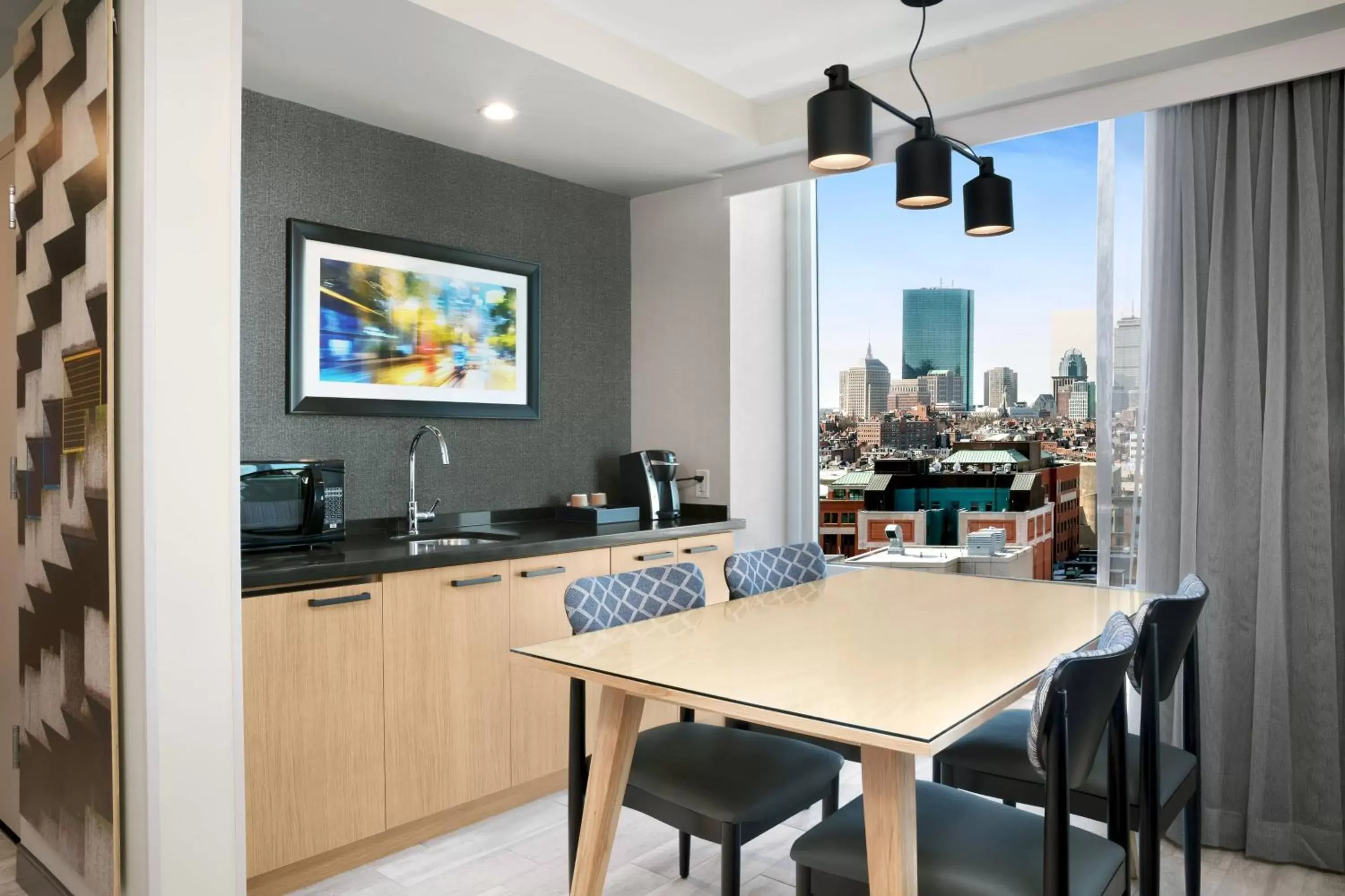 Kitchen or kitchenette, Kitchen/Kitchenette in Courtyard Boston Downtown/North Station