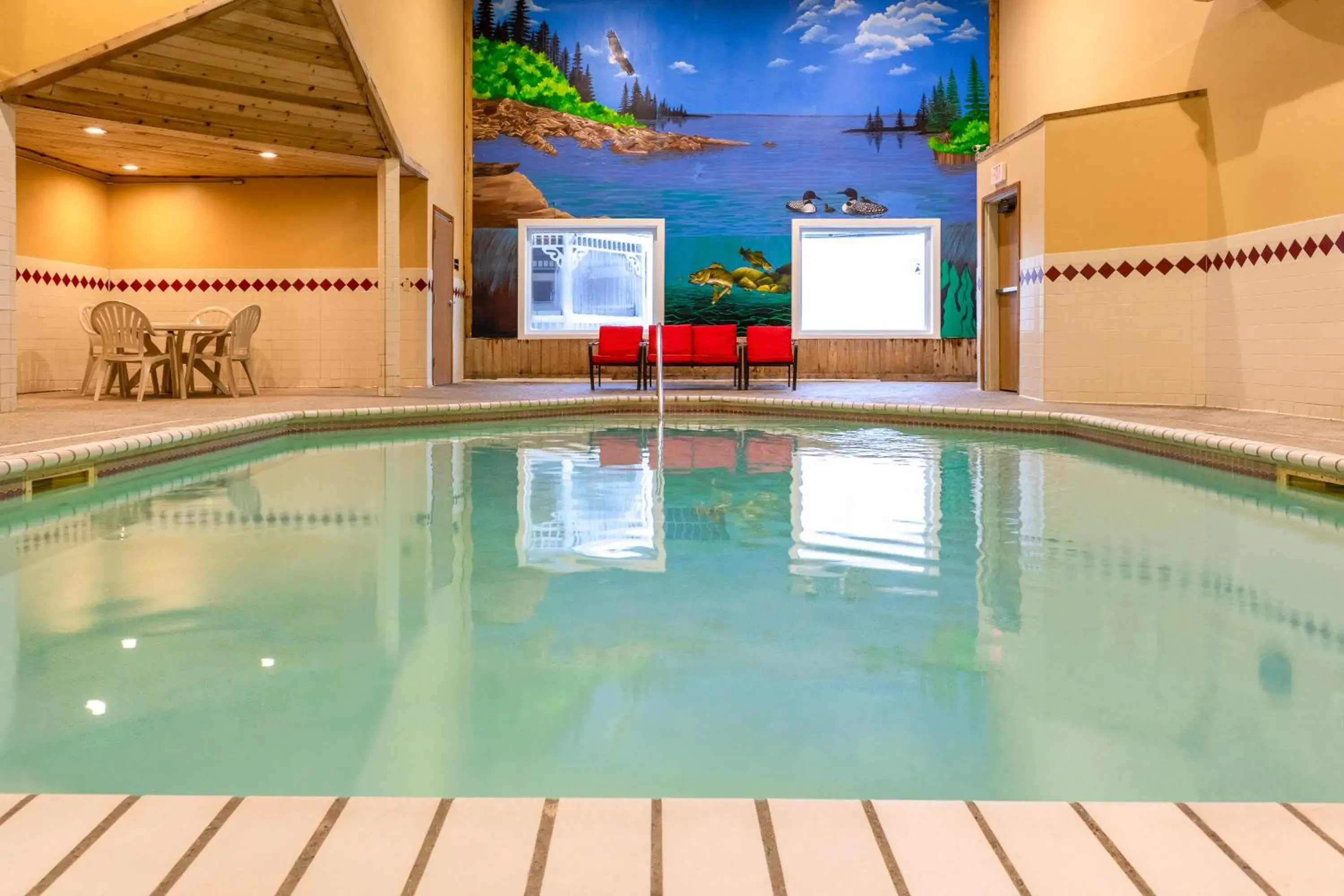 Swimming Pool in North Country Inn & Suite