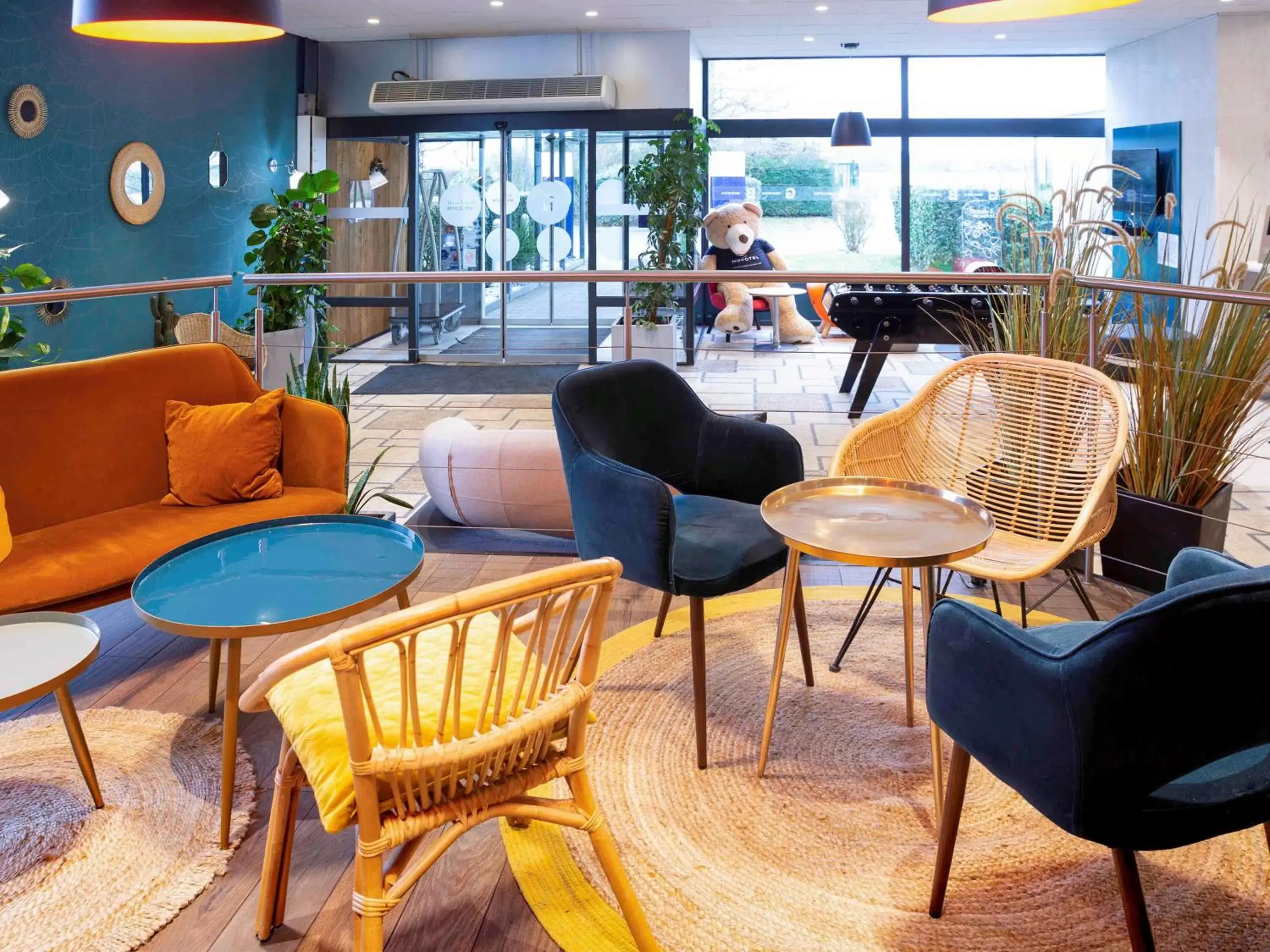 Lounge or bar, Seating Area in Novotel Roissy Saint Witz