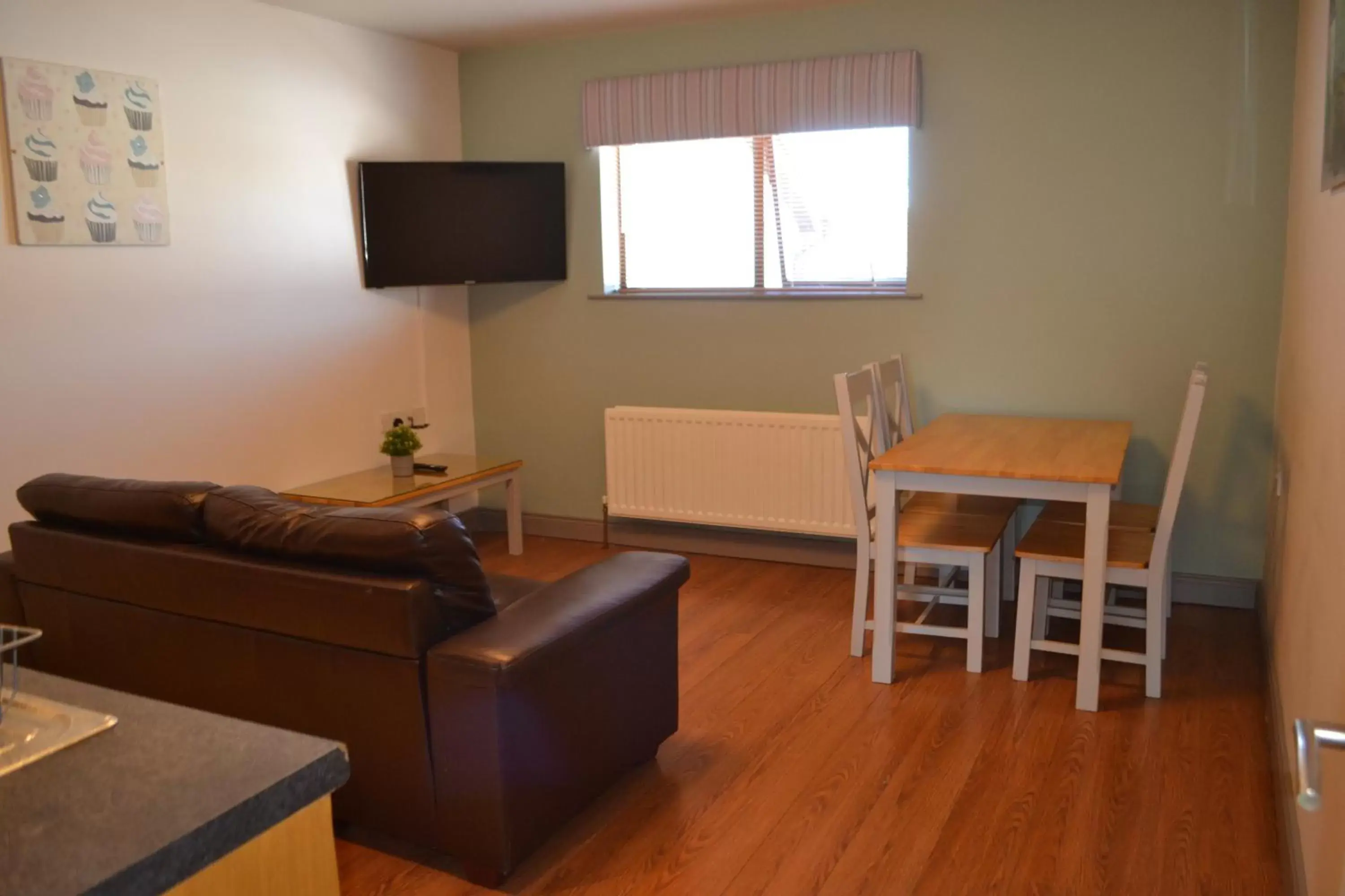 Living room, Seating Area in Walsh's Hotel and Apartments