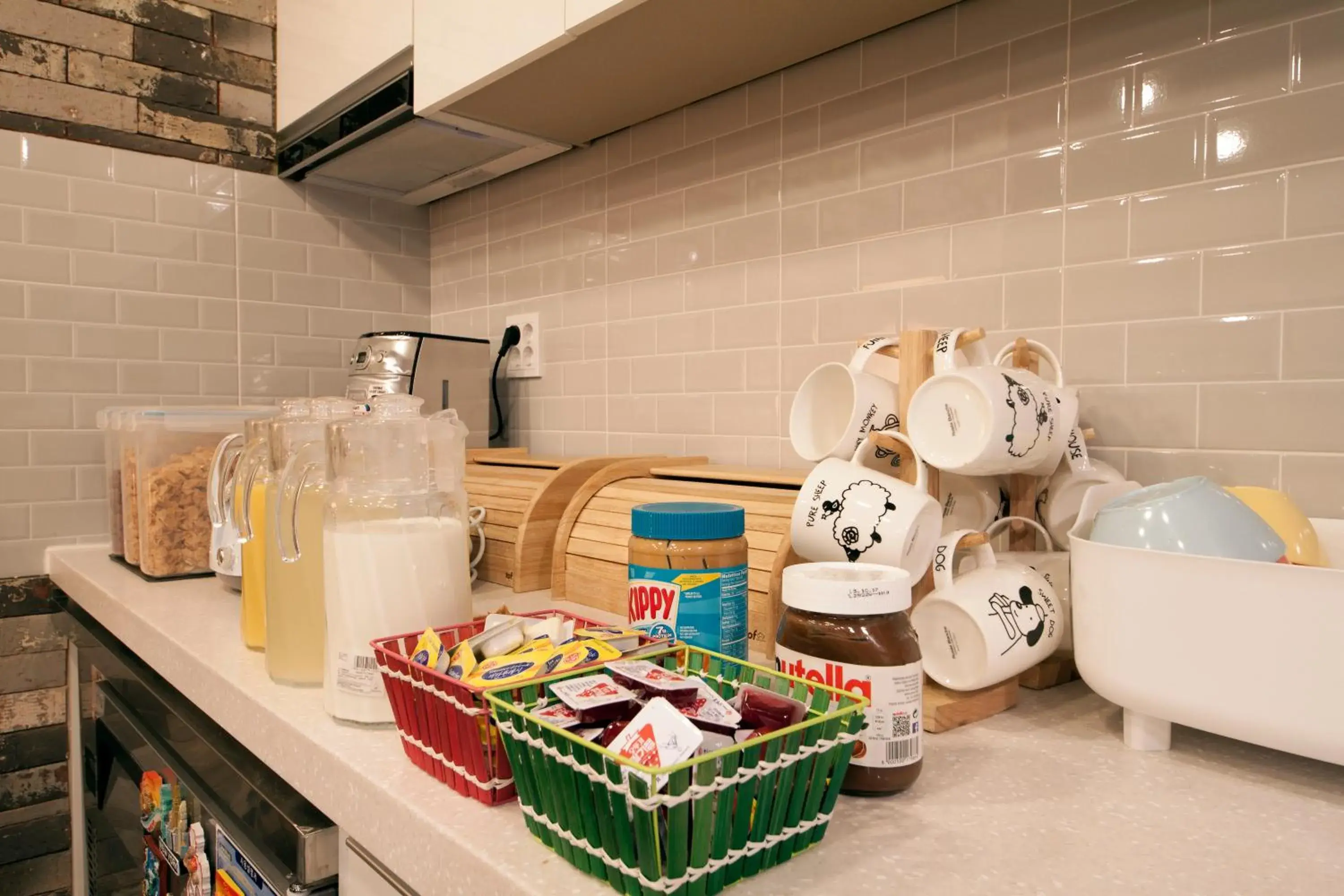 Communal kitchen in K Guesthouse Seomyeon