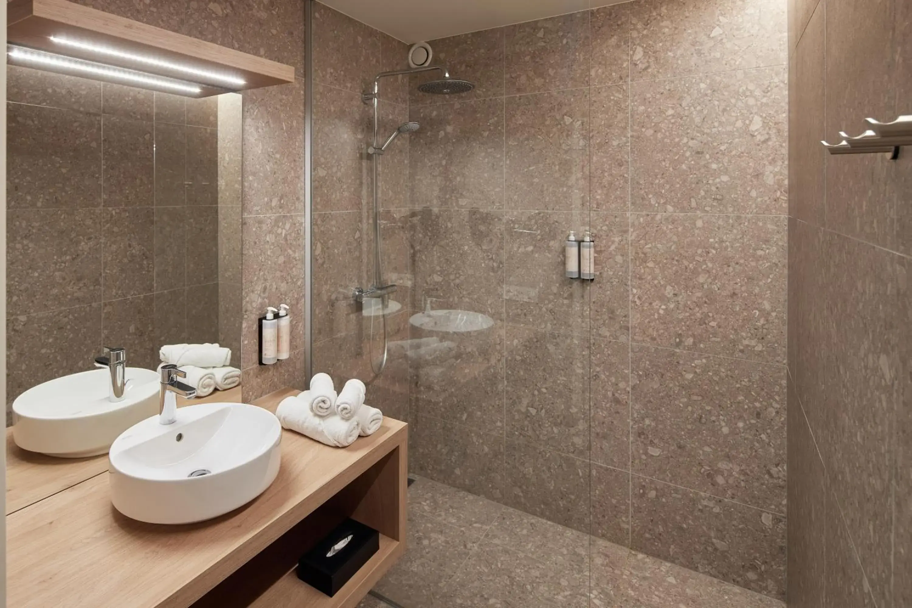 Bathroom in Van der Valk Hotel Dennenhof