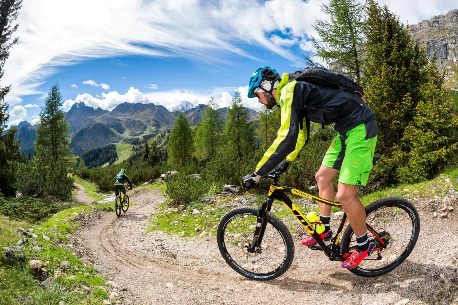 Natural landscape in Bike Hotel Touring Gardone Riviera & Wellness