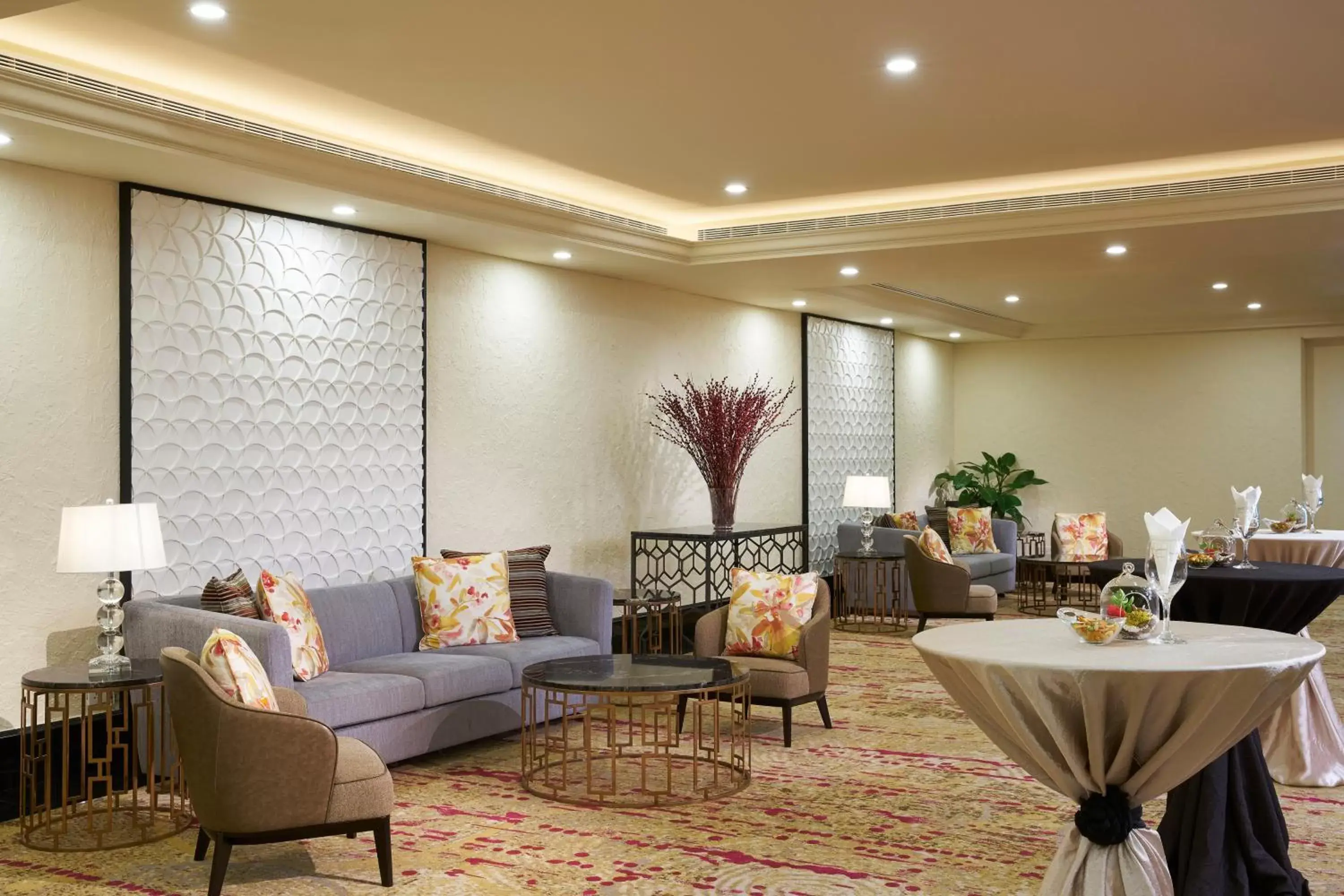 Seating area in Orchard Rendezvous Hotel by Far East Hospitality