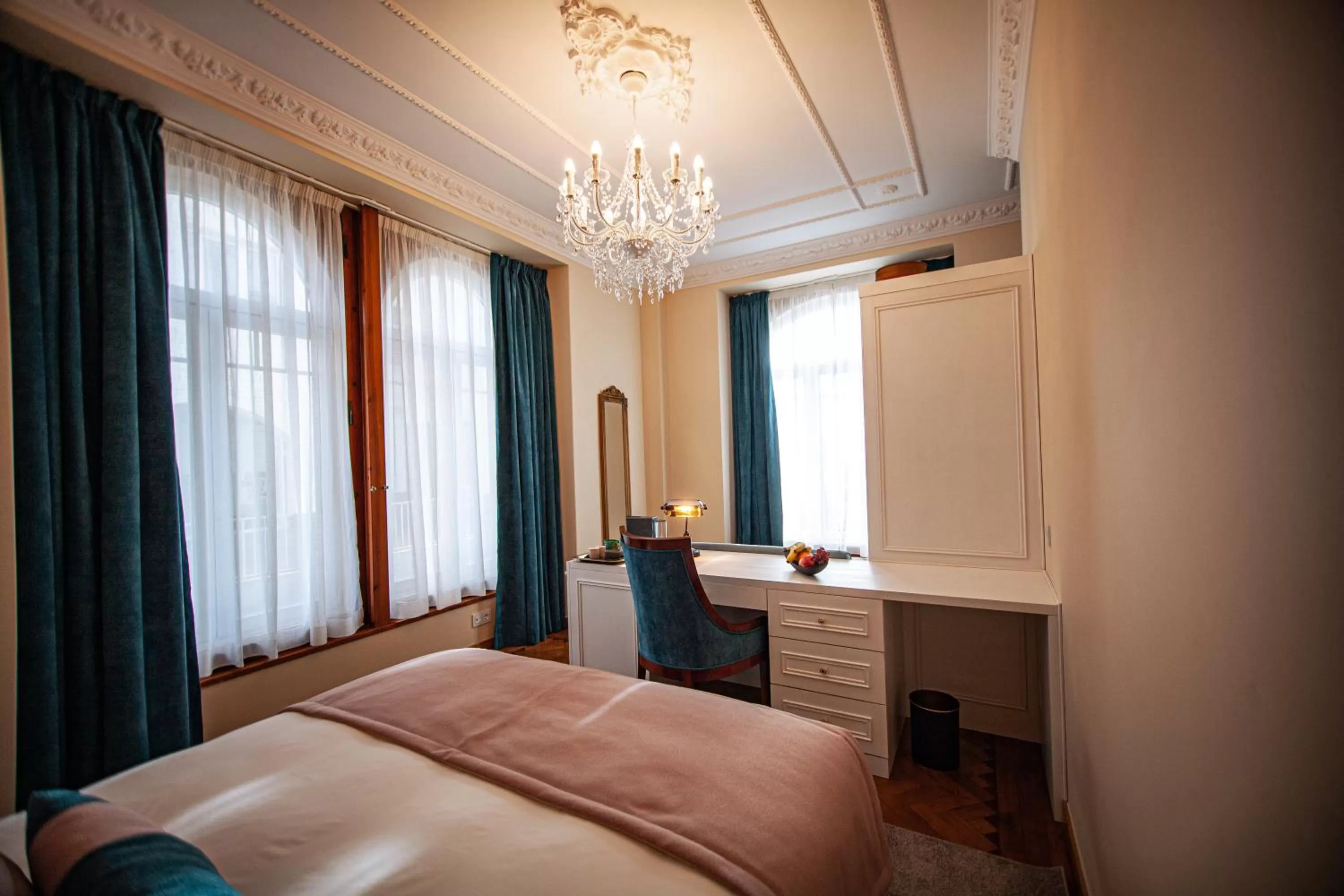 Bedroom, Bed in Storytellers Palace