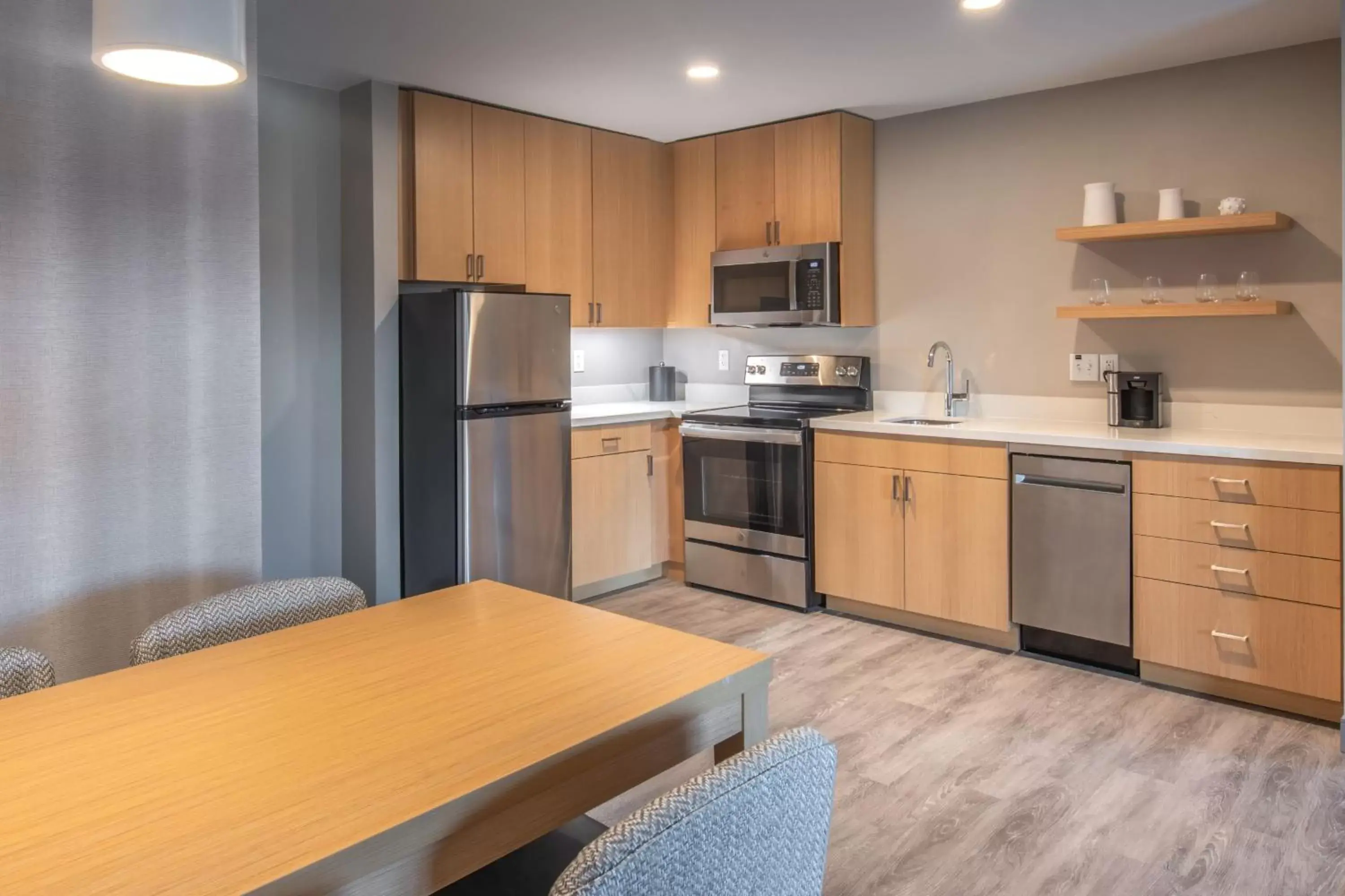 Kitchen or kitchenette, Kitchen/Kitchenette in Residence Inn by Marriott Jekyll Island