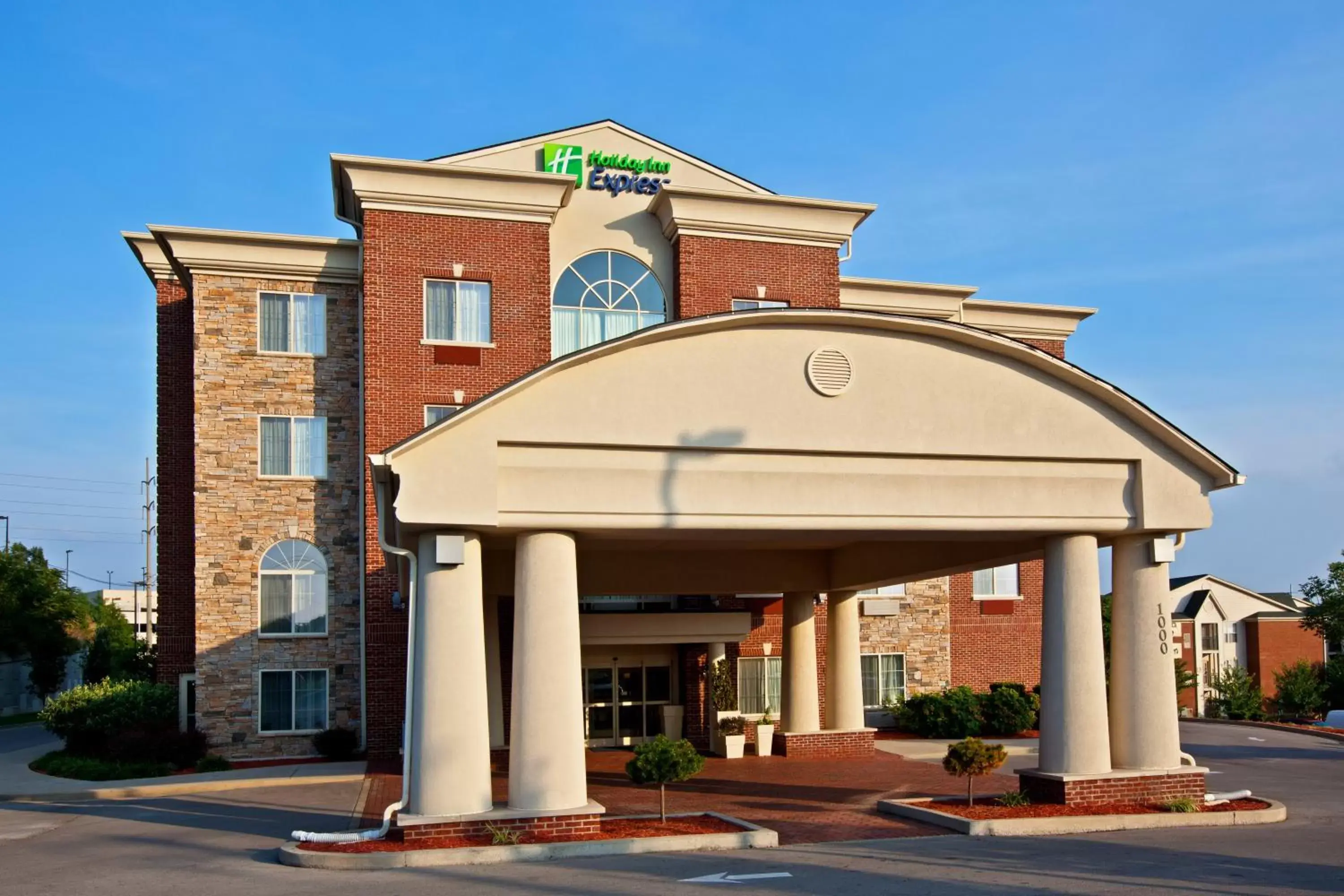 Property Building in Holiday Inn Express Hotel & Suites Lexington-Downtown University, an IHG Hotel