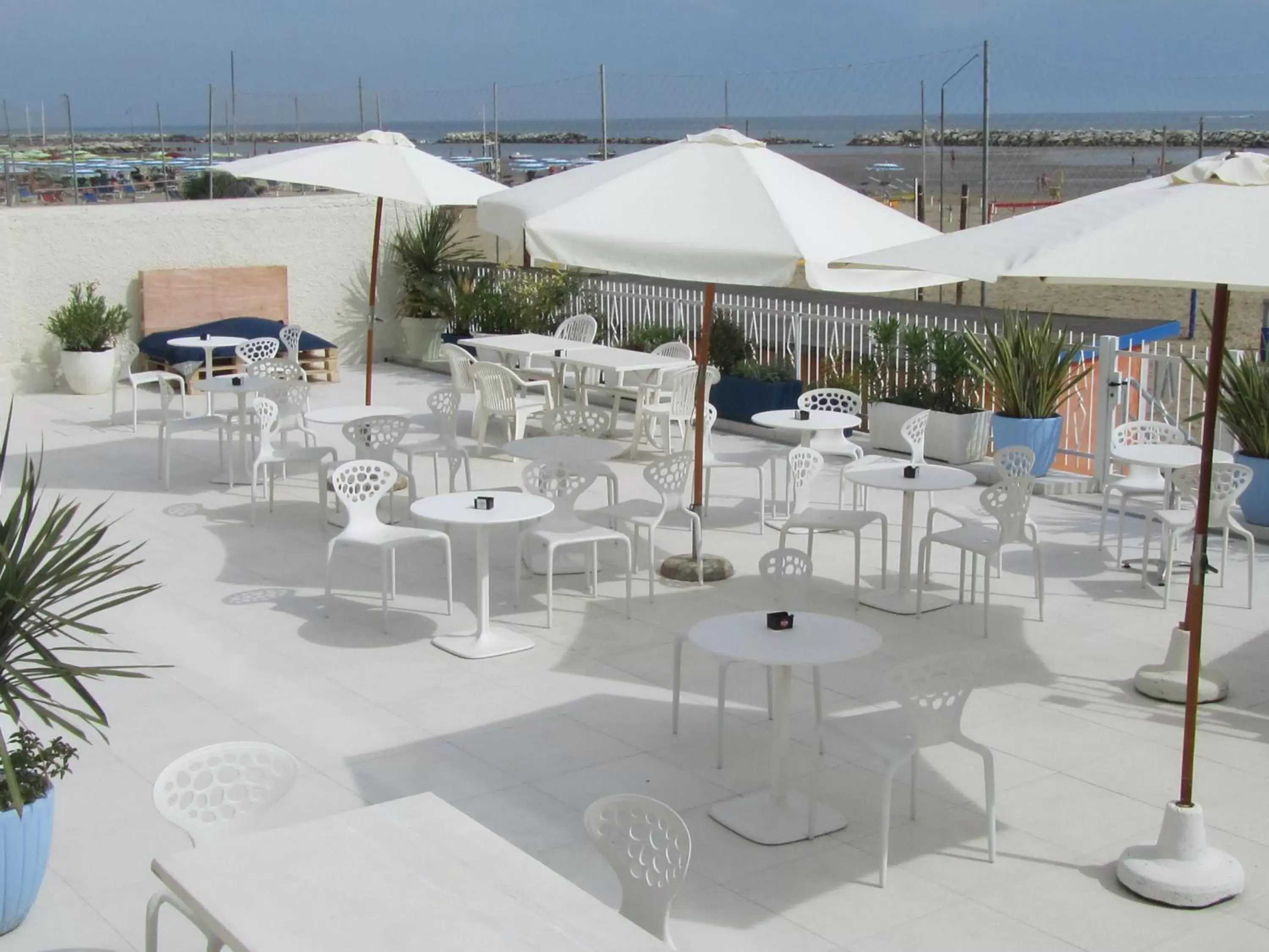 Balcony/Terrace, Restaurant/Places to Eat in Riviera Mare Beach Life Hotel