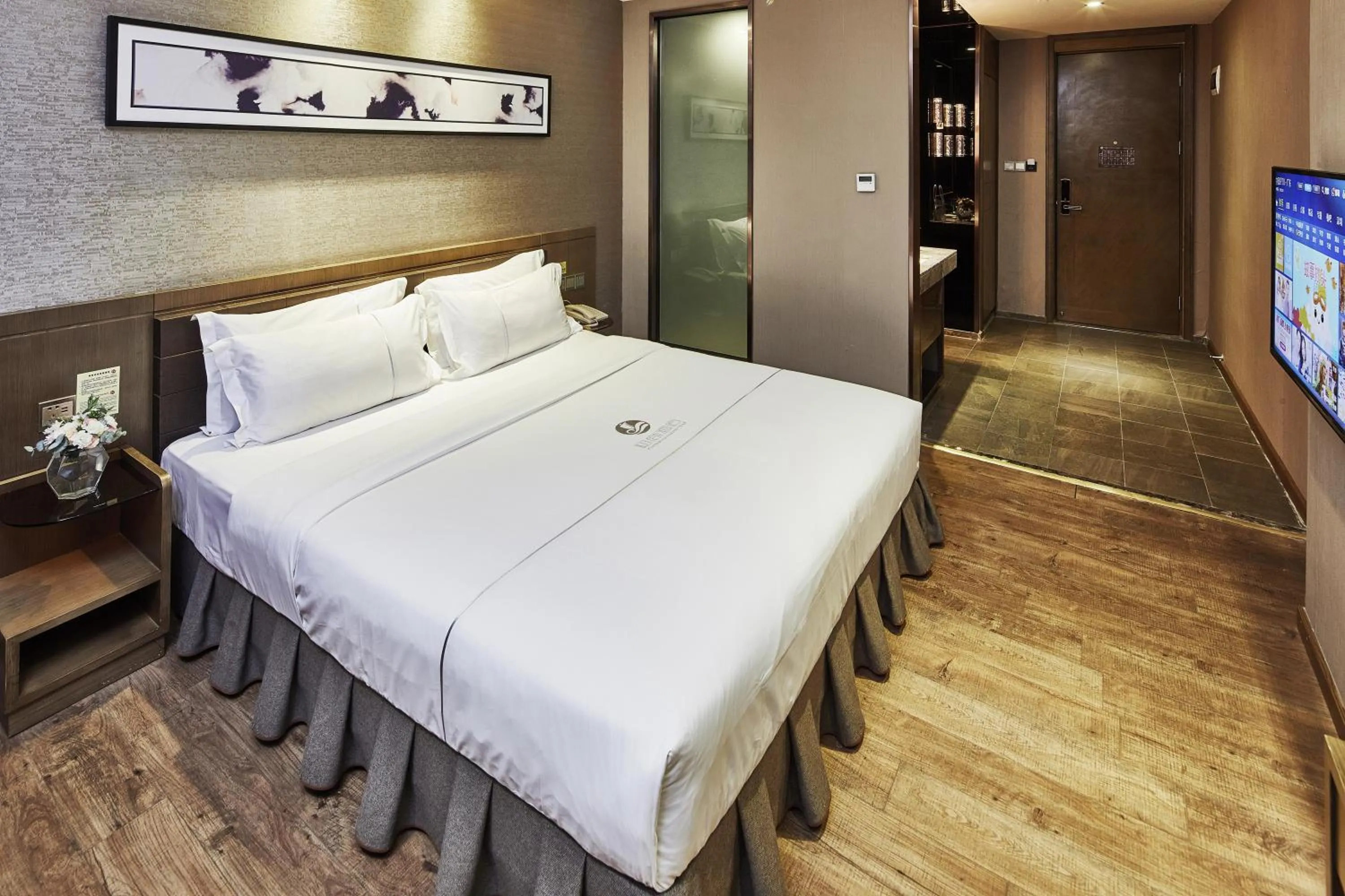 Bed in INSAIL Hotel (Shenzhen Dongmen Branch)
