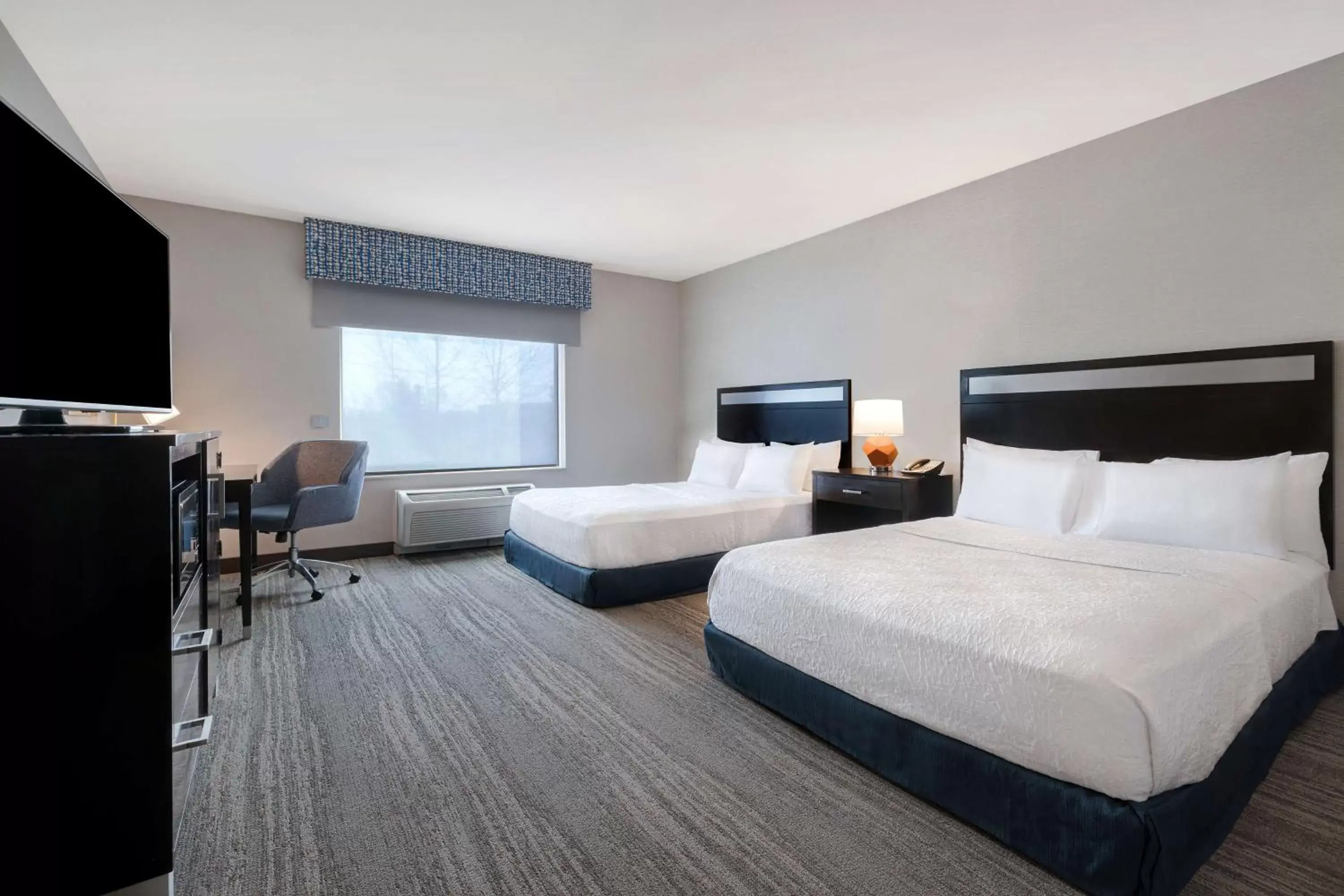 Bedroom in Hampton Inn & Suites Seattle/Federal Way