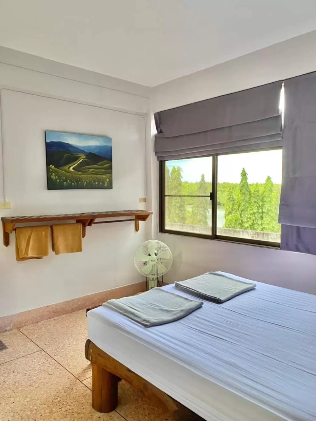 Photo of the whole room, Bed in No7 Guesthouse