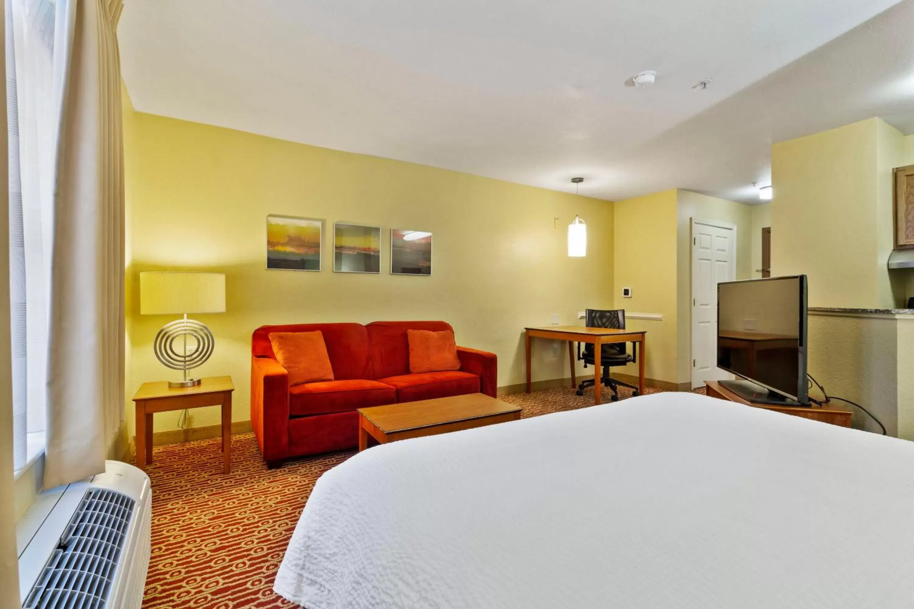 Bed in Extended Stay America Suites - Virginia Beach