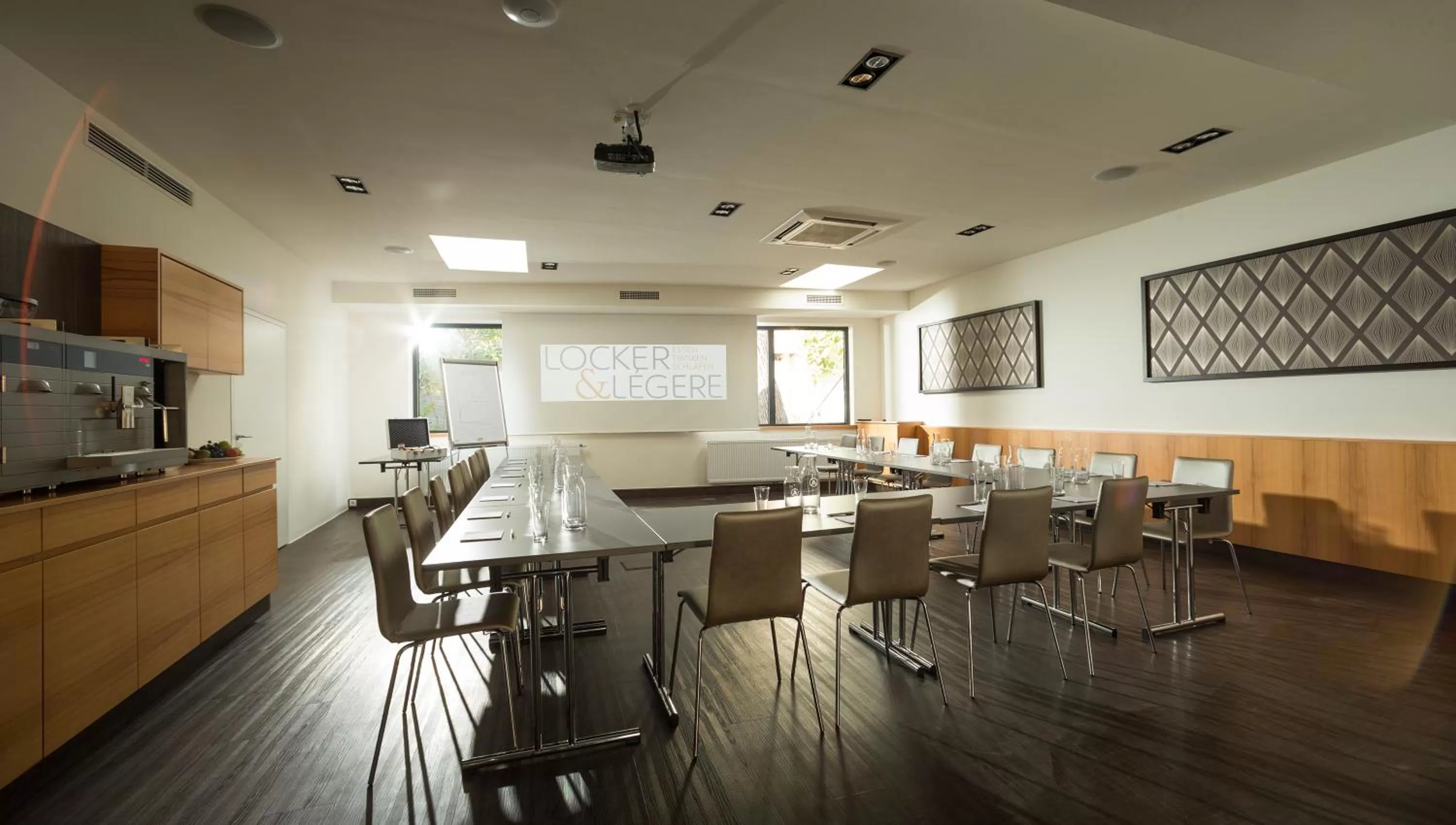 Business facilities in Hotel Locker & Legere