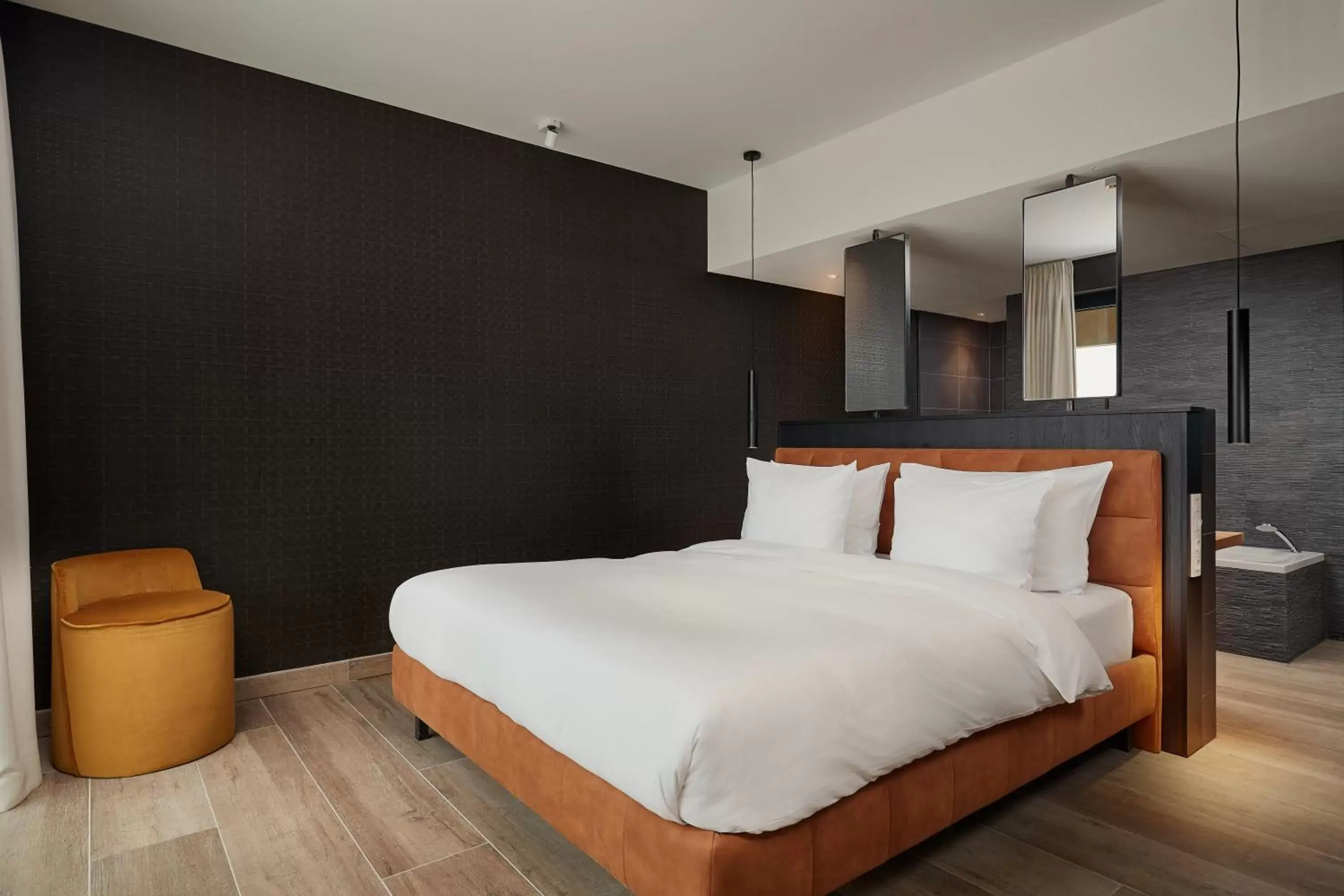 Bedroom, Bed in Van Der Valk Luxembourg Arlon