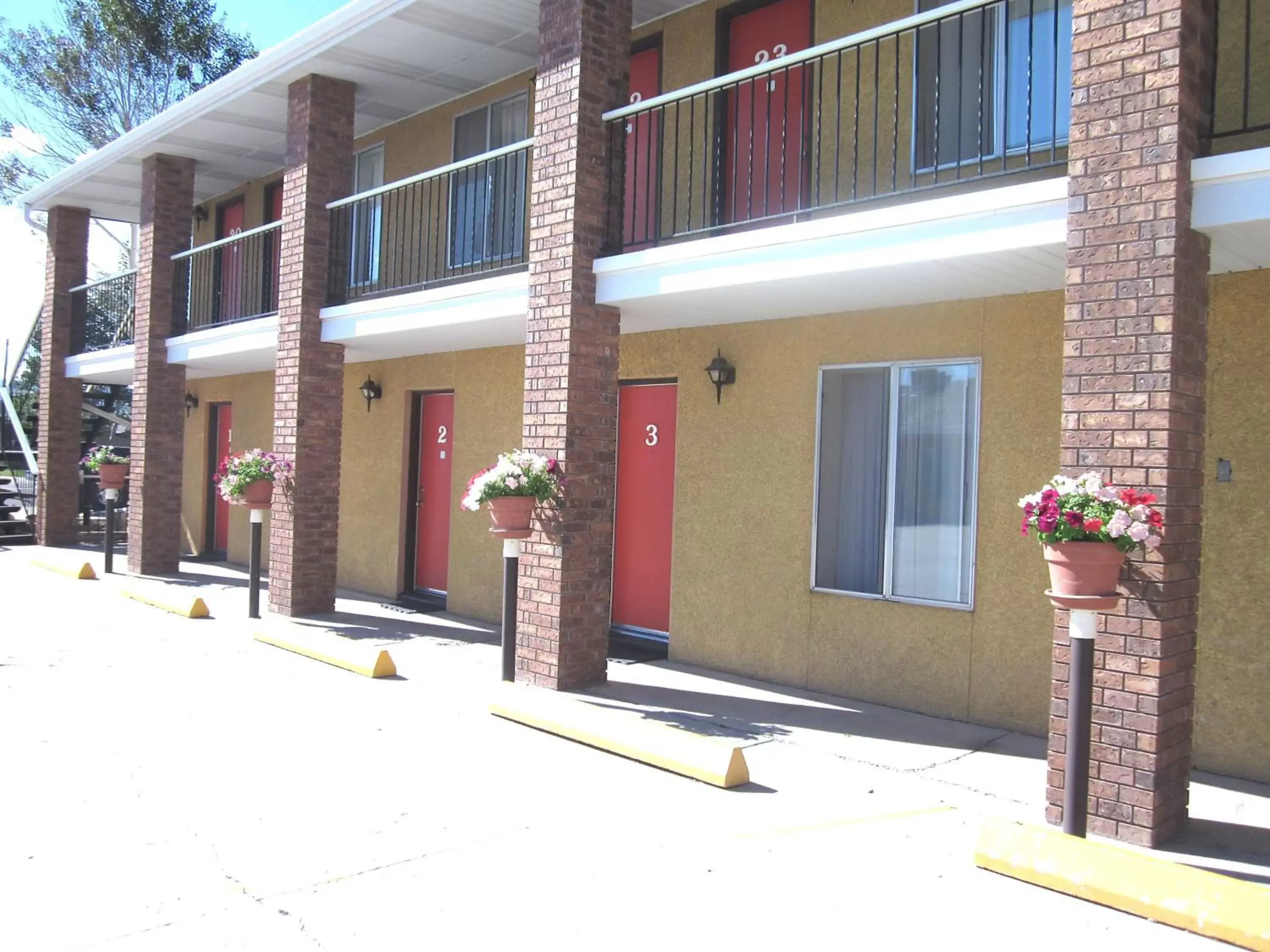 Facade/entrance, Property Building in Color Country Motel