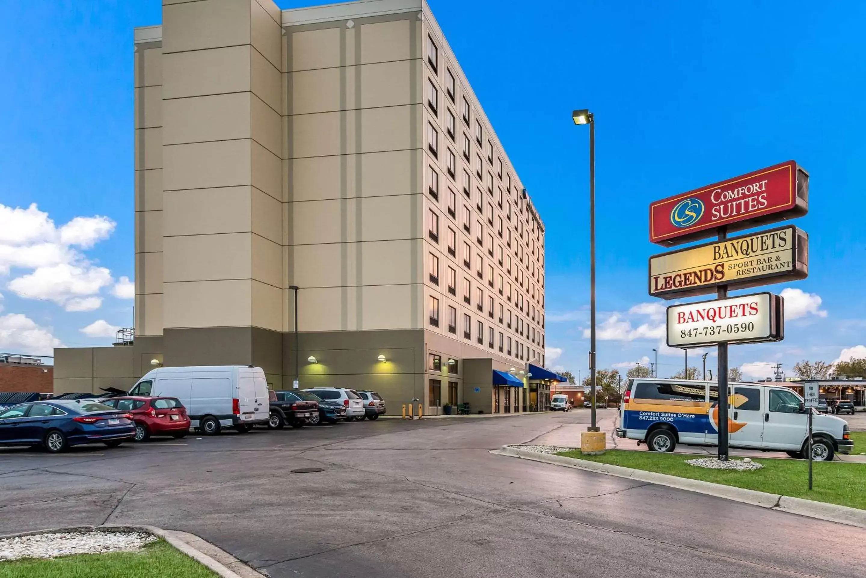 Property building in Comfort Suites Chicago O'Hare Airport
