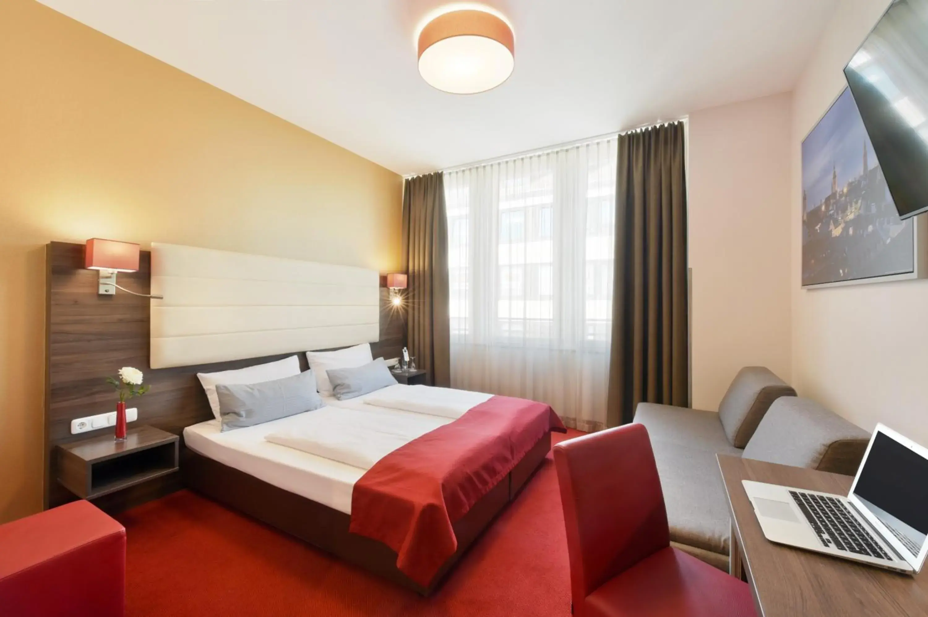 Bed in City Aparthotel München - KOOS Hotel und Apartments