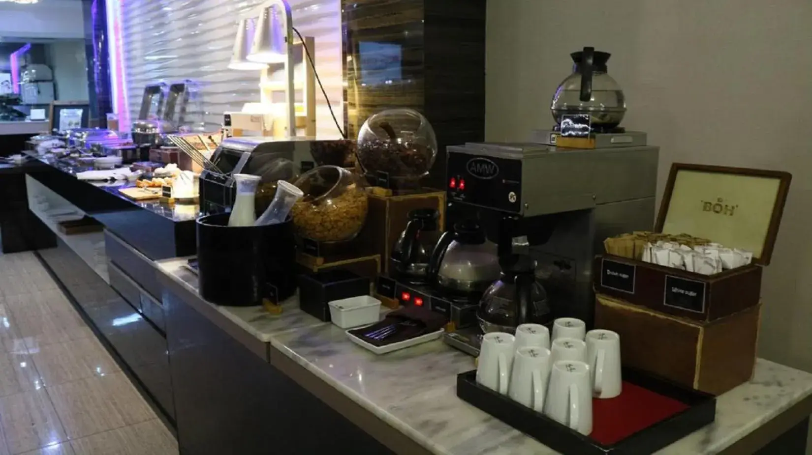 Coffee/tea facilities in Aspen Suites Hotel Sukhumvit 2