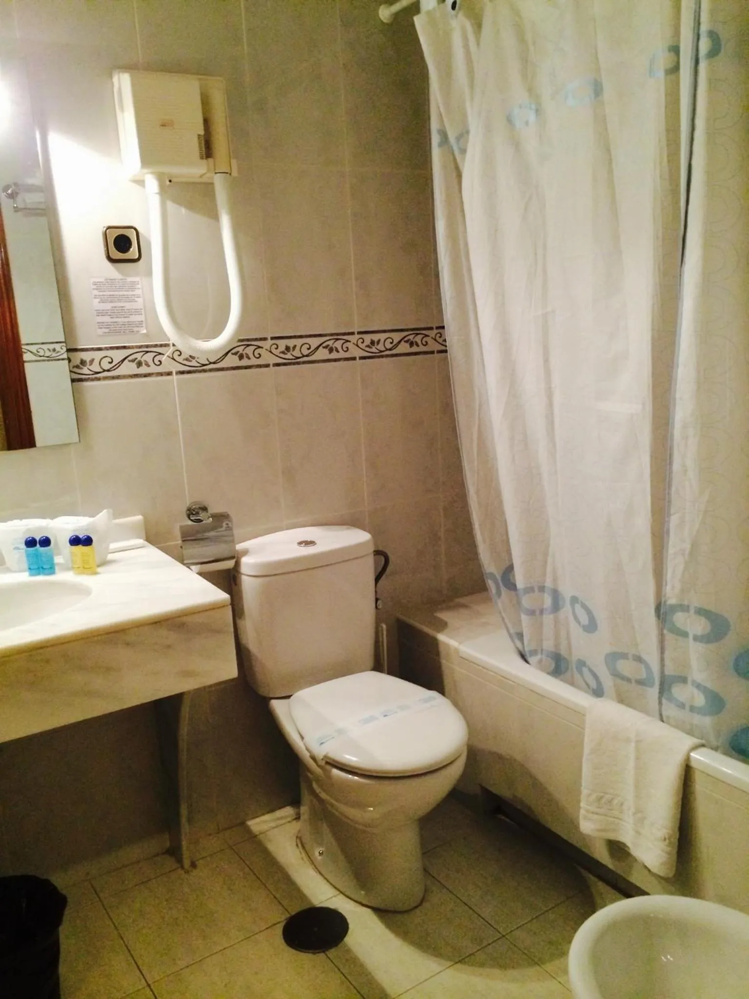 Bathroom in Hostal Sonsoles Madrid-Centro