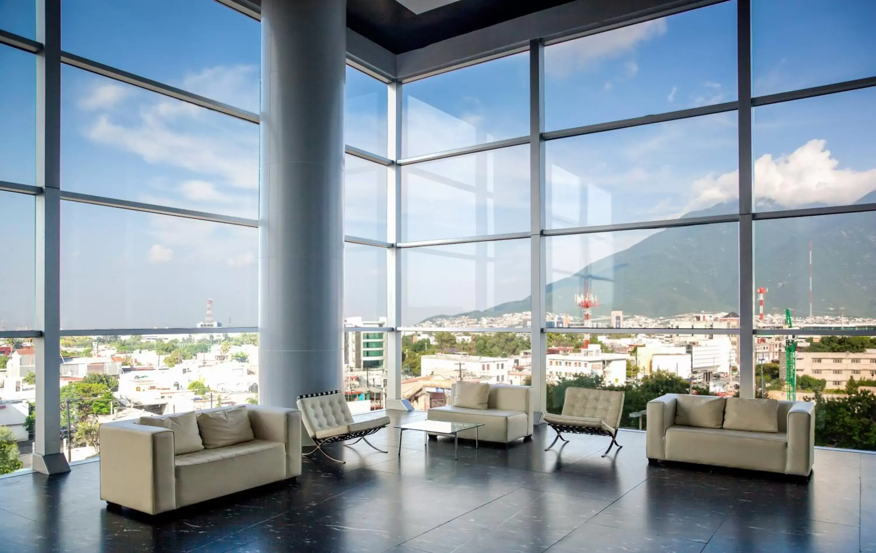 Lobby or reception in Fiesta Inn Monterrey Tecnologico