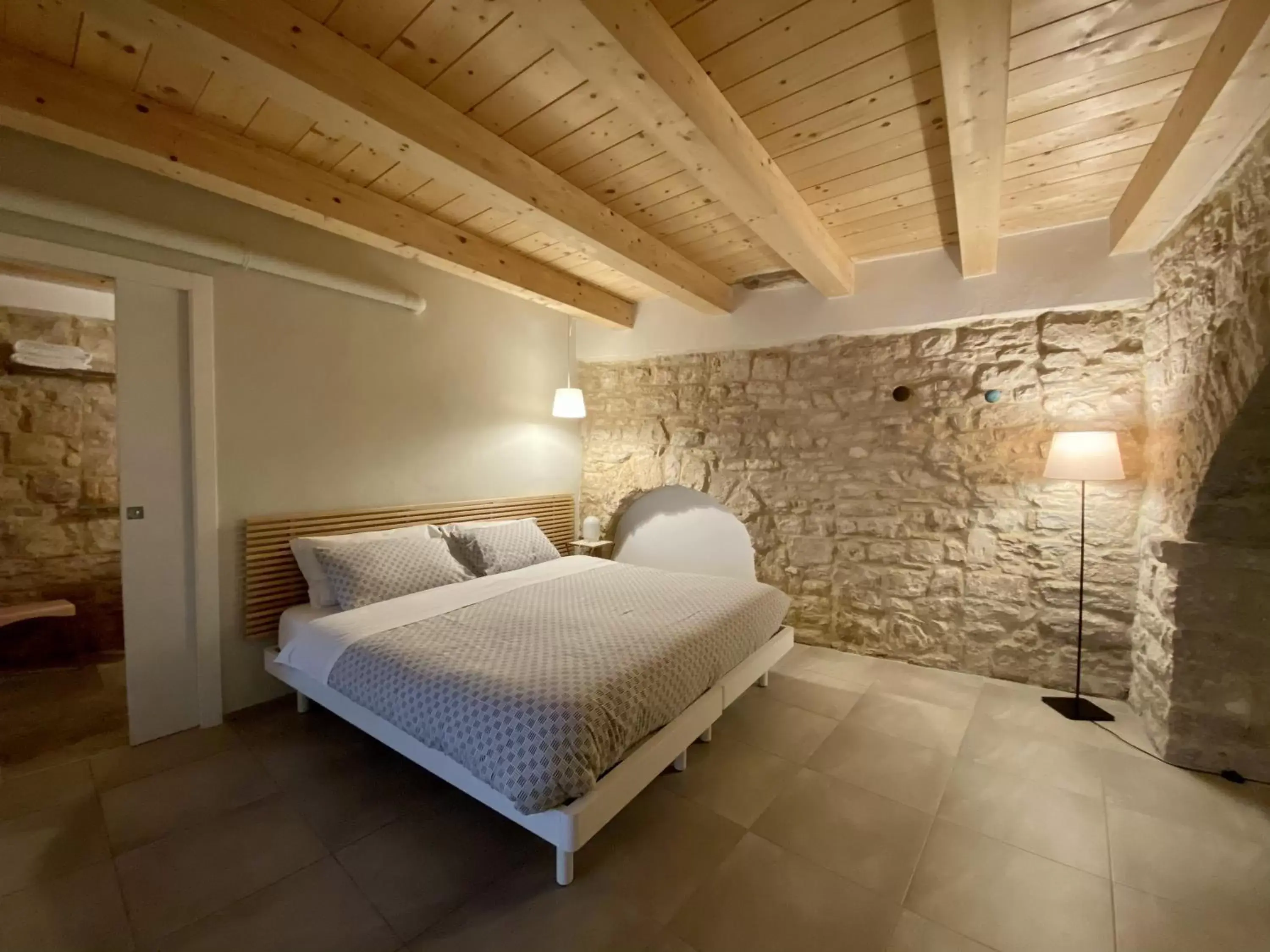 Bedroom, Bed in Albertario