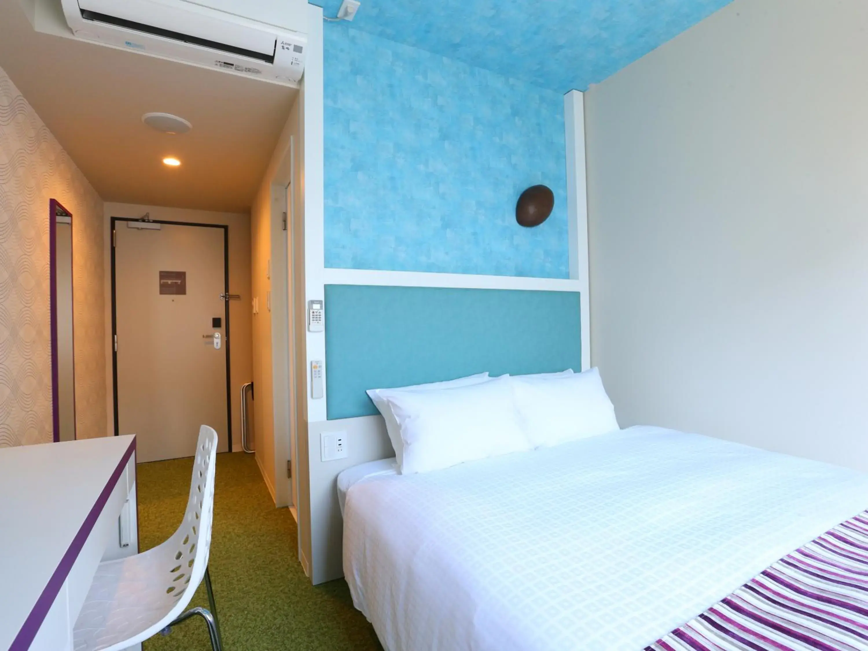 Bed in Hotel Wing International Select Higashi Osaka