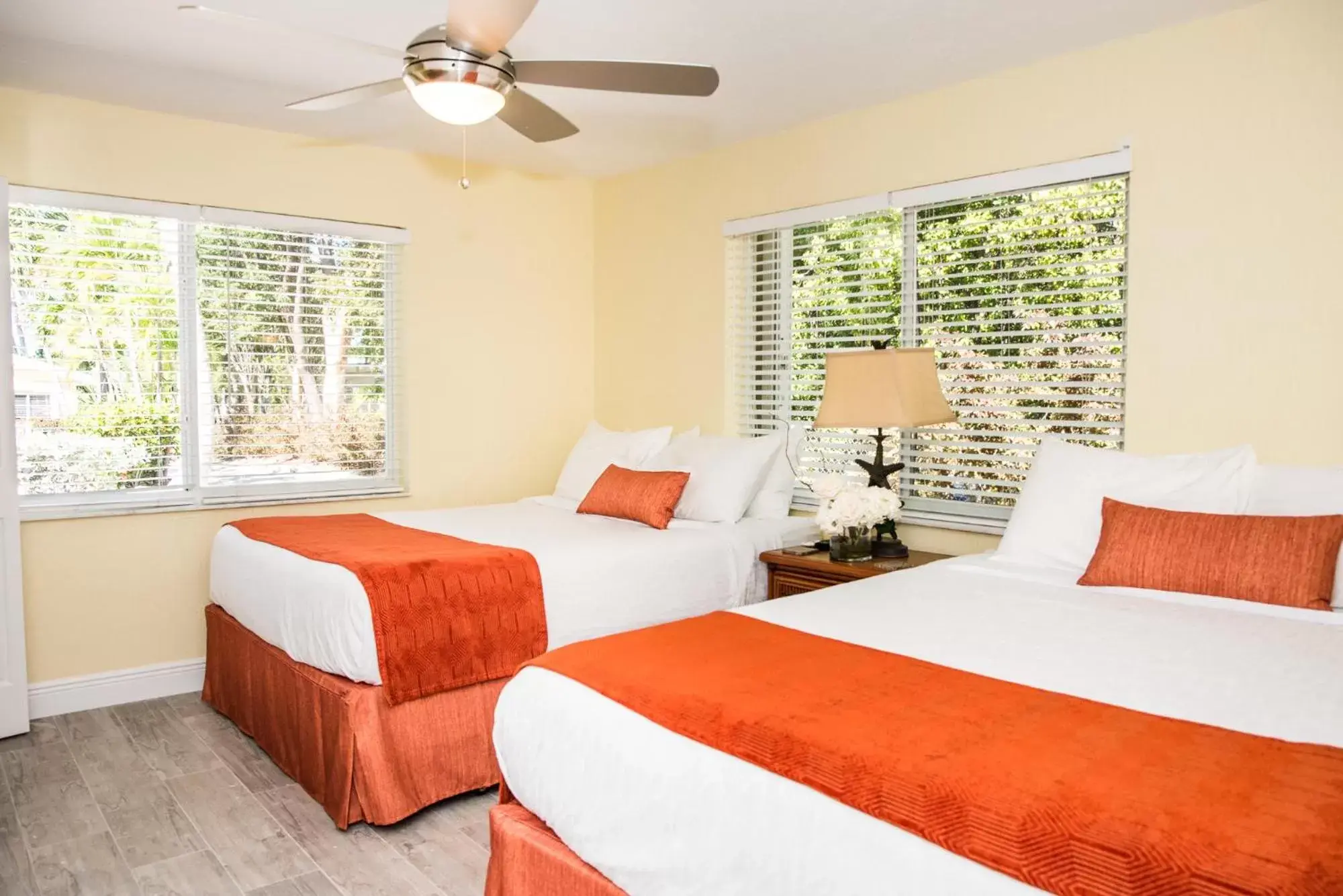 Bedroom, Bed in Coconut Bay Resort - Key Largo
