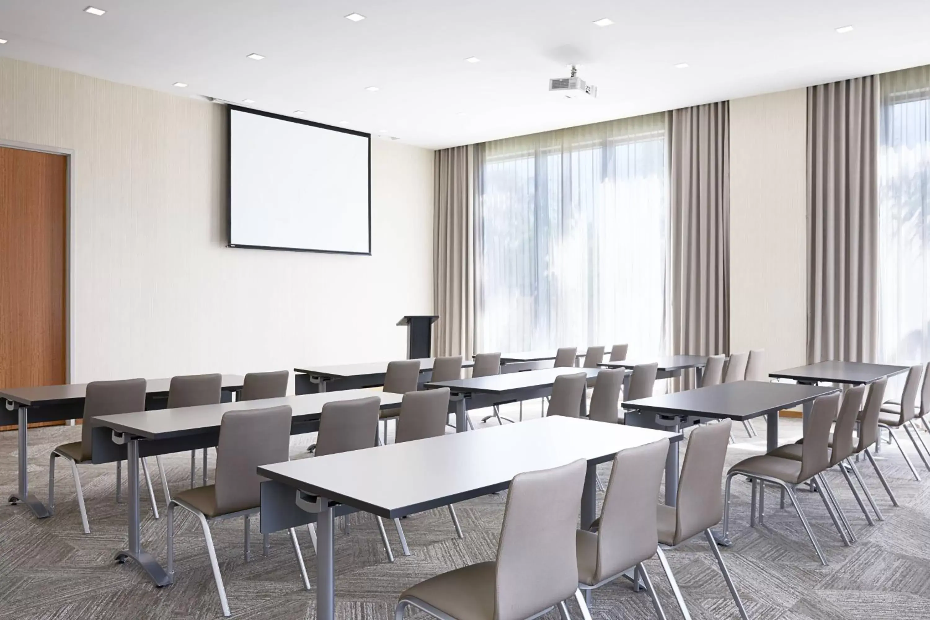Meeting/conference room in AC Hotel by Marriott Miami Aventura