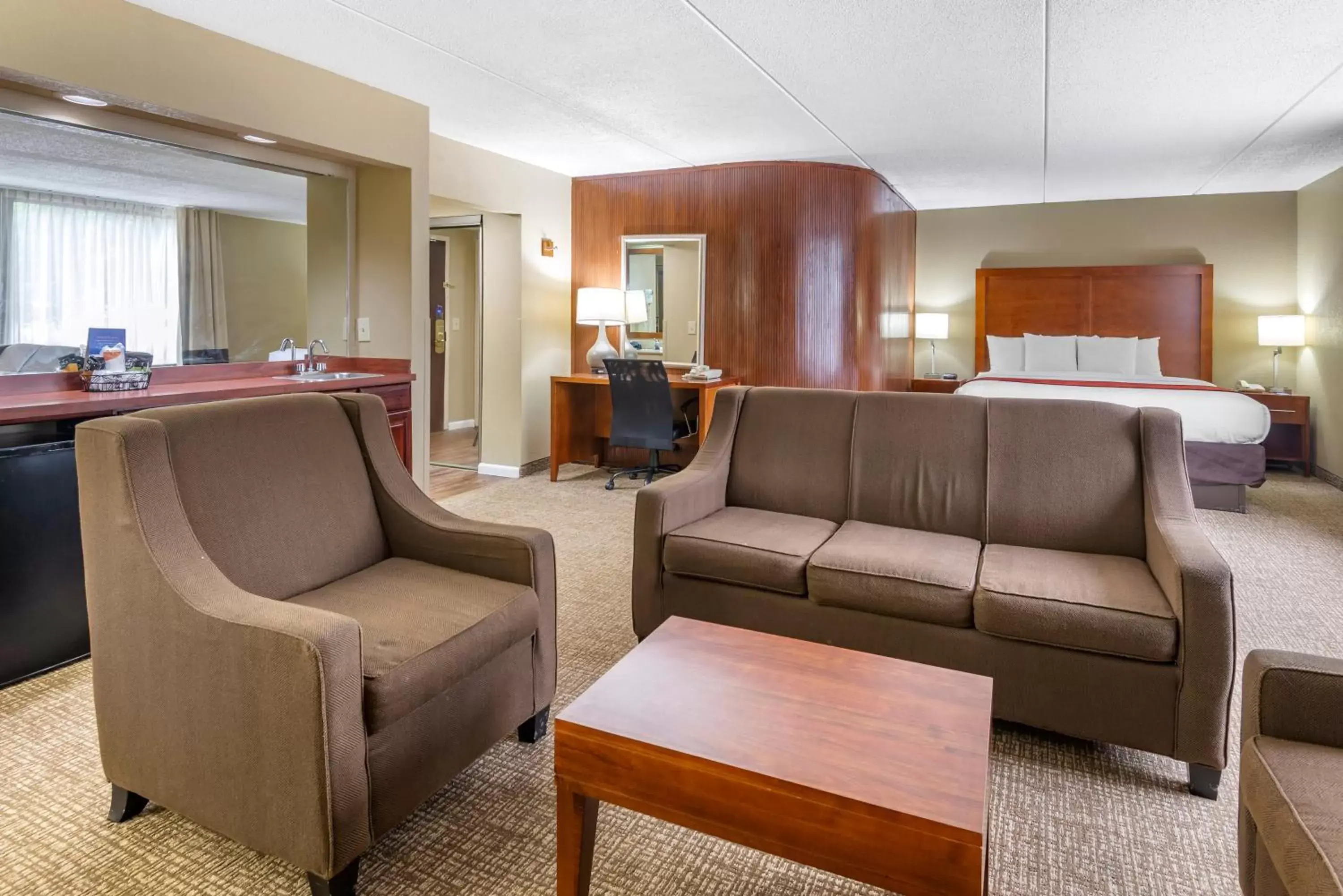 Seating Area in Comfort Inn Matthews / Charlotte