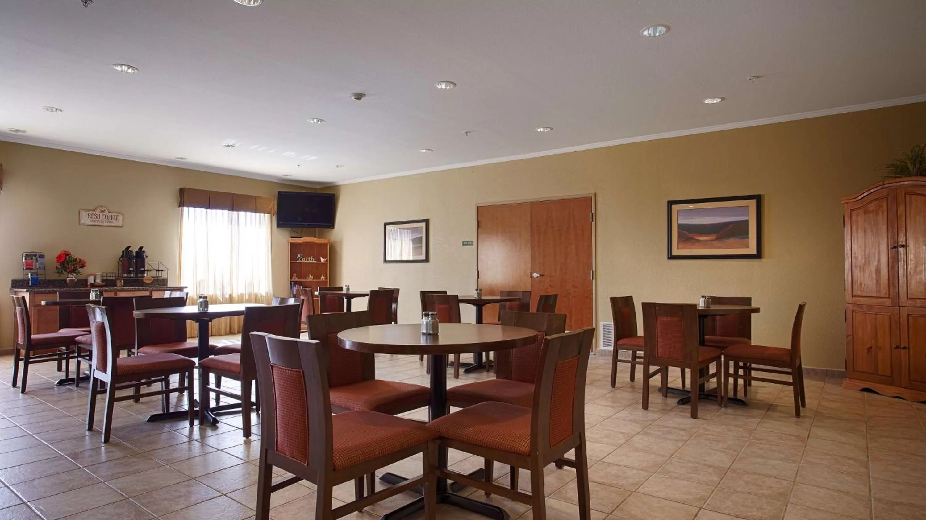 Restaurant/places to eat in Quality Inn Perryton